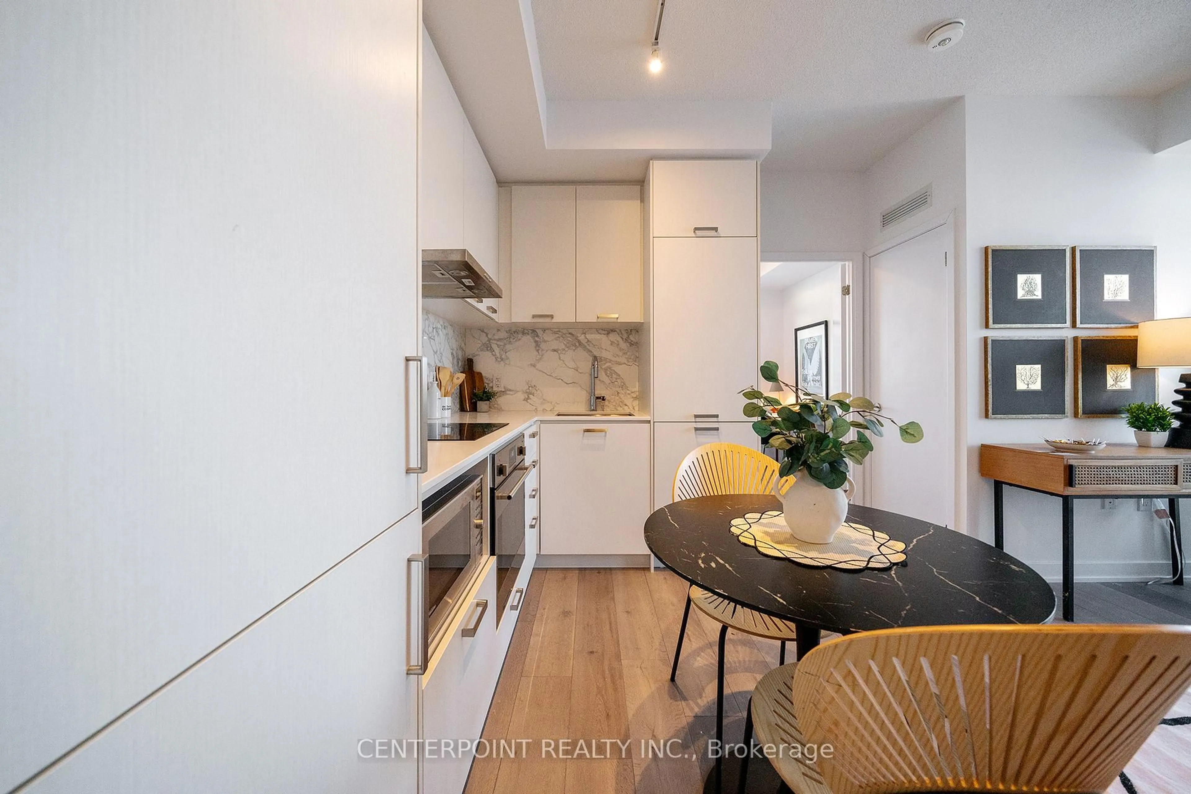 Unknown for 38 Honeycrisp Cres #1910, Vaughan Ontario L4K 0M8