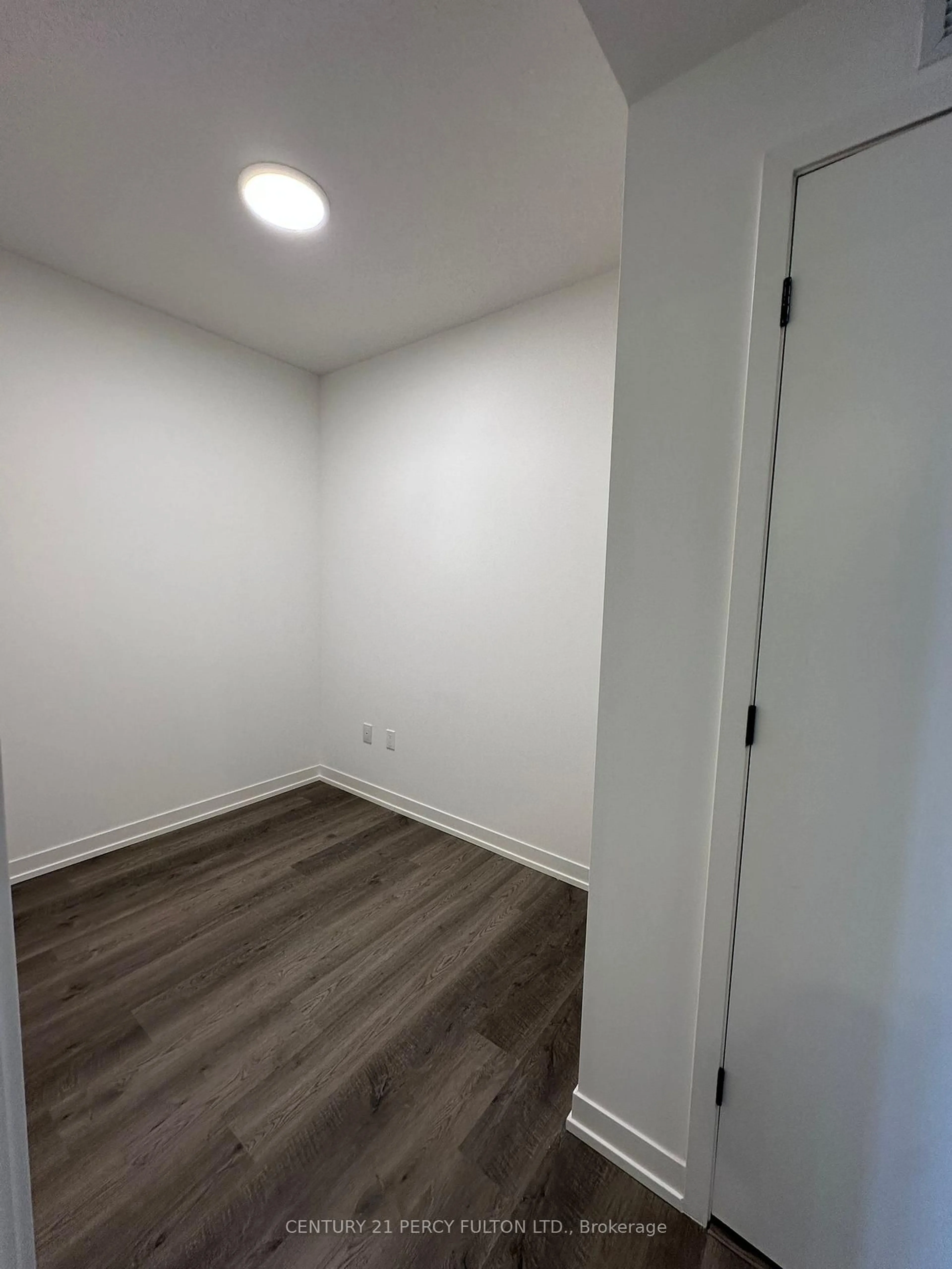 A pic of a room for 8 Interchange Way #4007, Vaughan Ontario L4K 0R2
