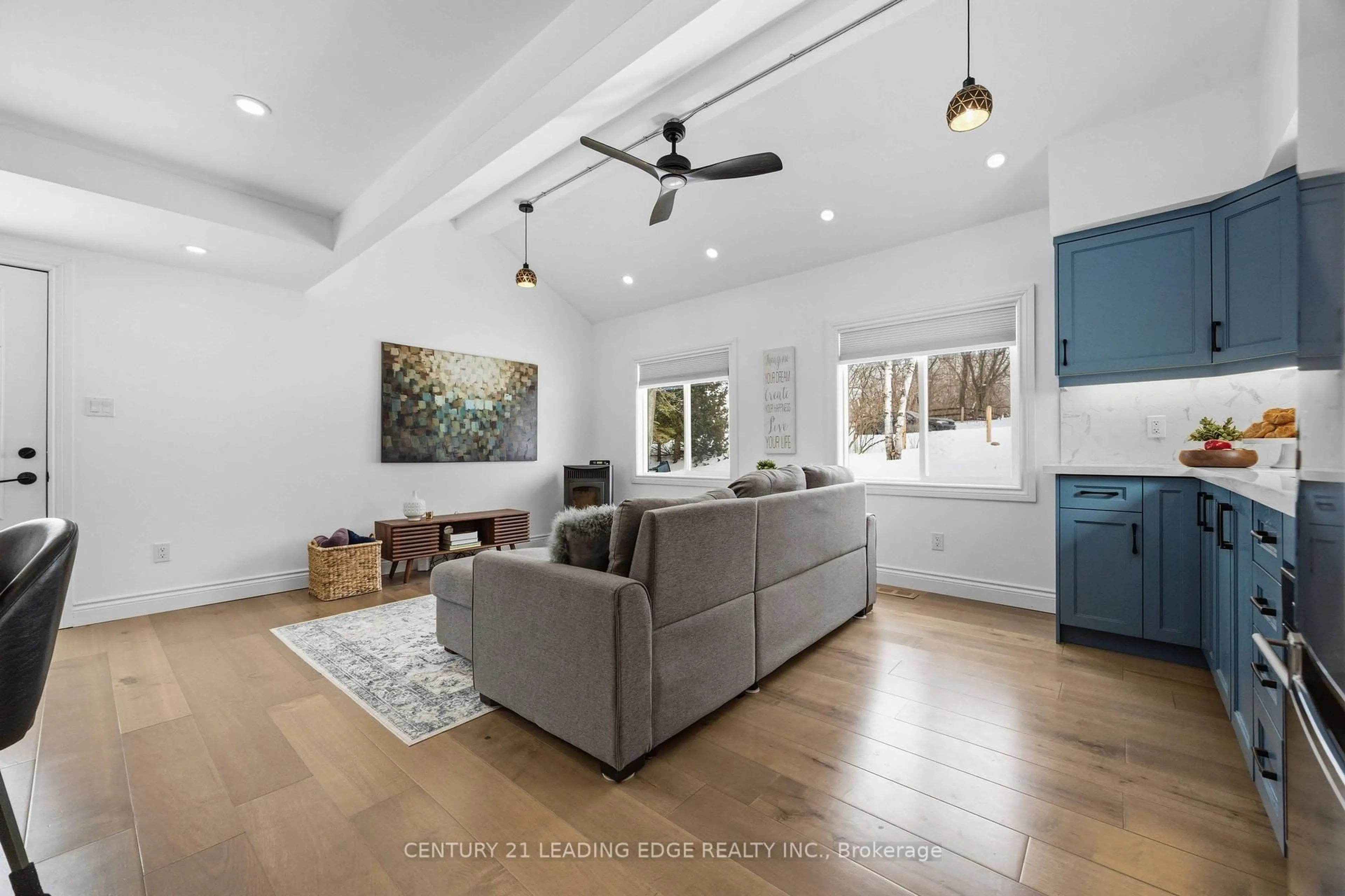 Living room with furniture, unknown for 13300 Concession Rd 4, Uxbridge Ontario L0E 1T0