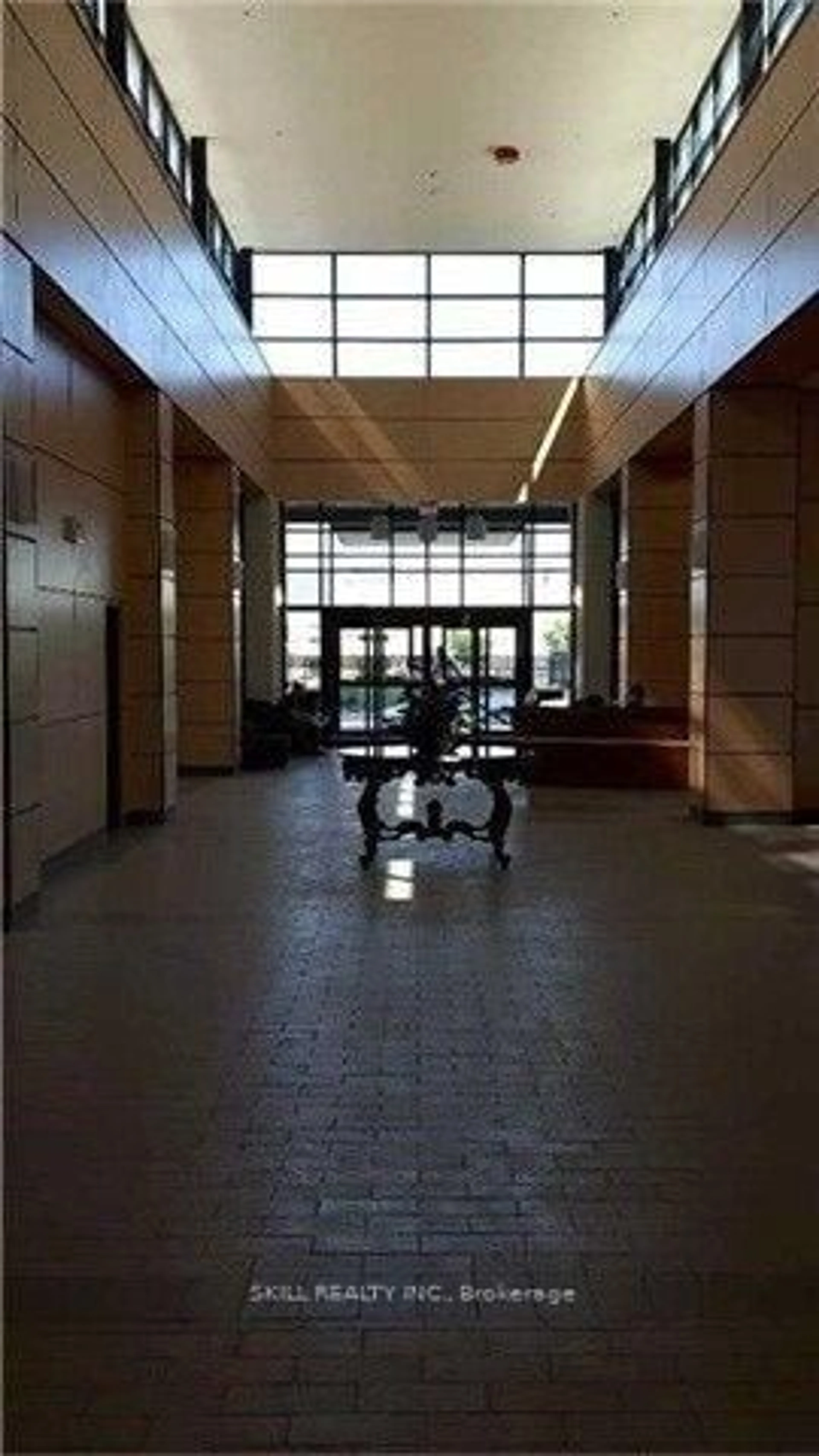 Indoor foyer for 2910 Highway 7 Rd #1401, Vaughan Ontario L4K 2M7