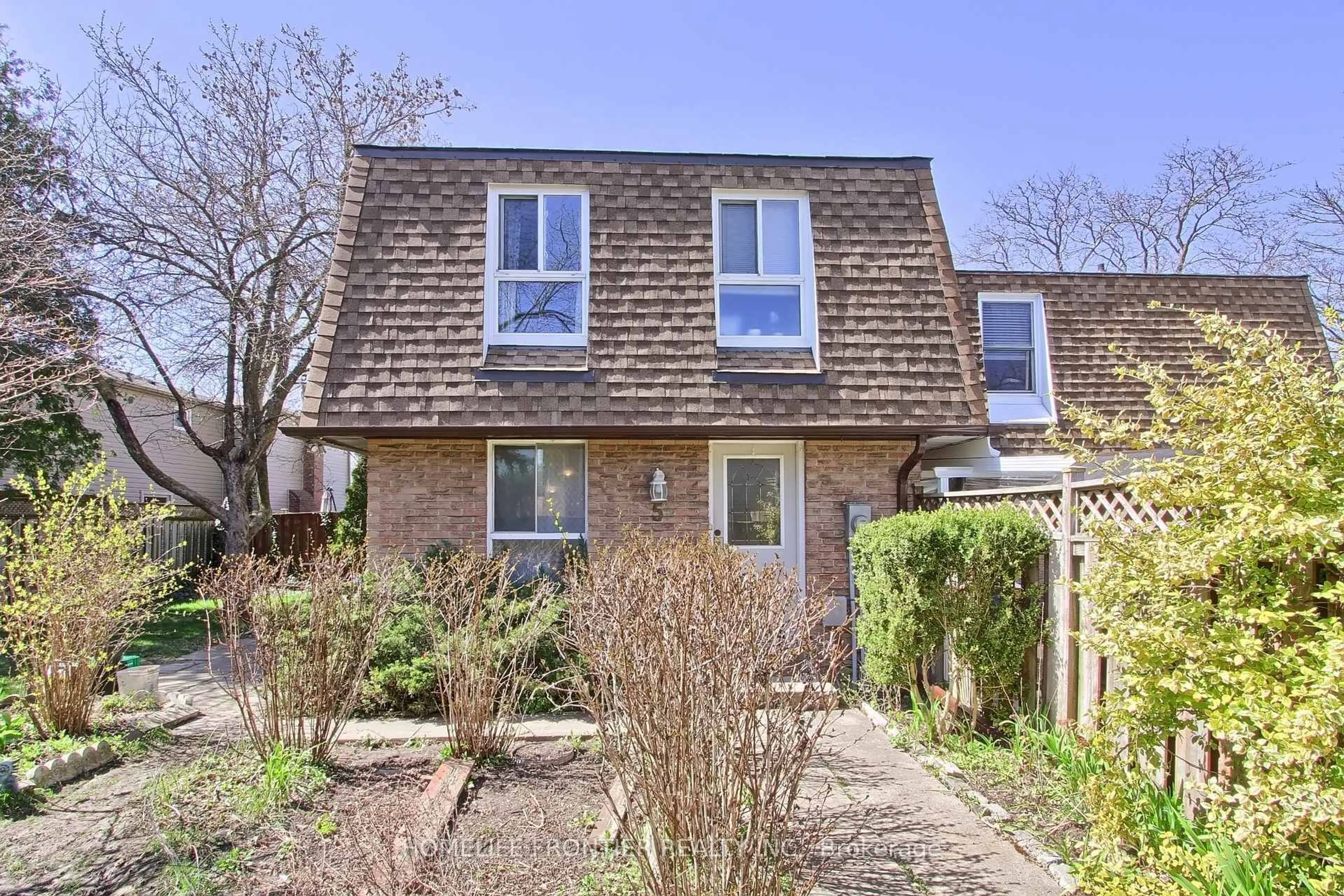 Unknown for 5 Penwick Cres, Richmond Hill Ontario L4C 5B3