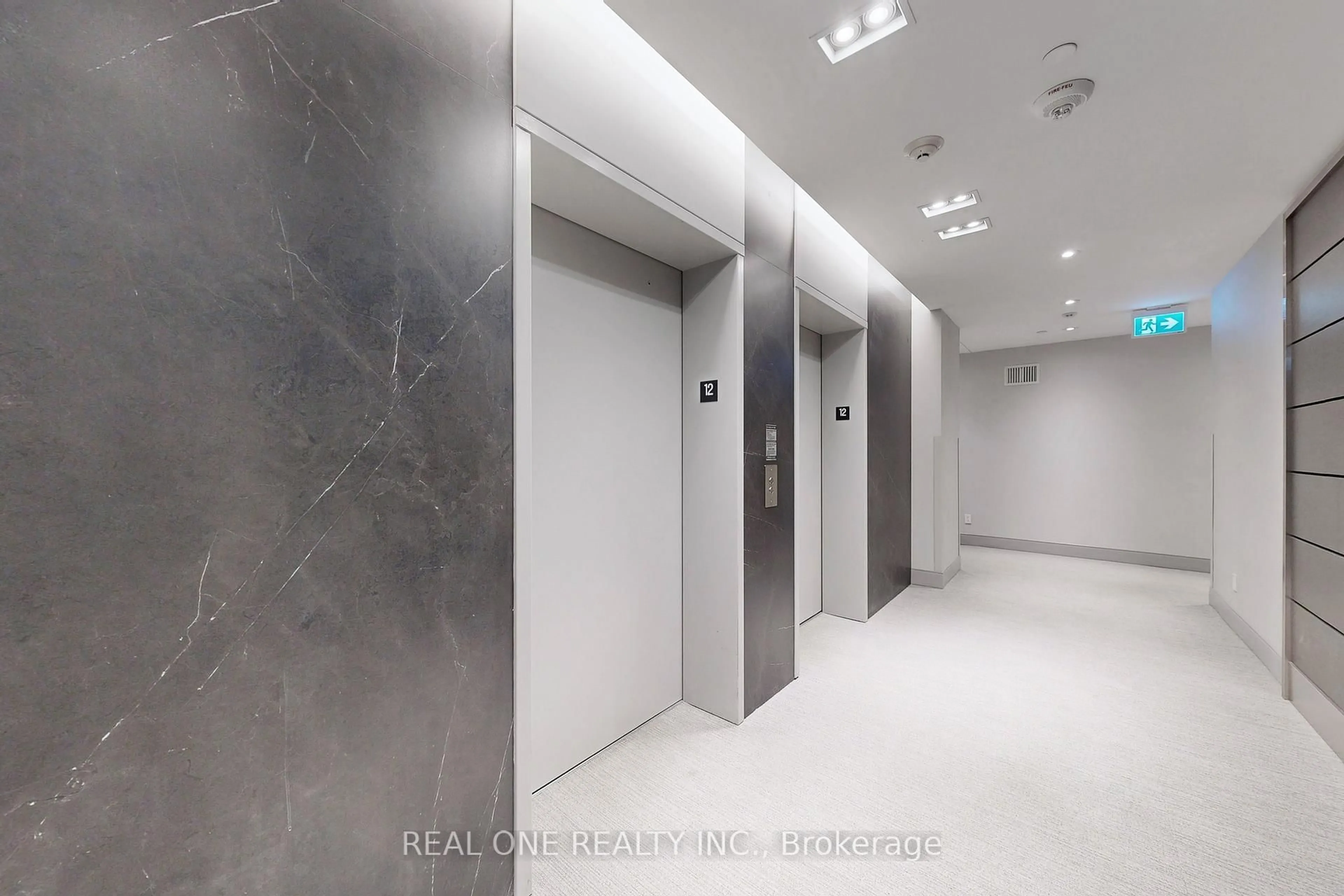 Indoor foyer for 398 Highway 7 Rd #1209, Richmond Hill Ontario L4B 0G6