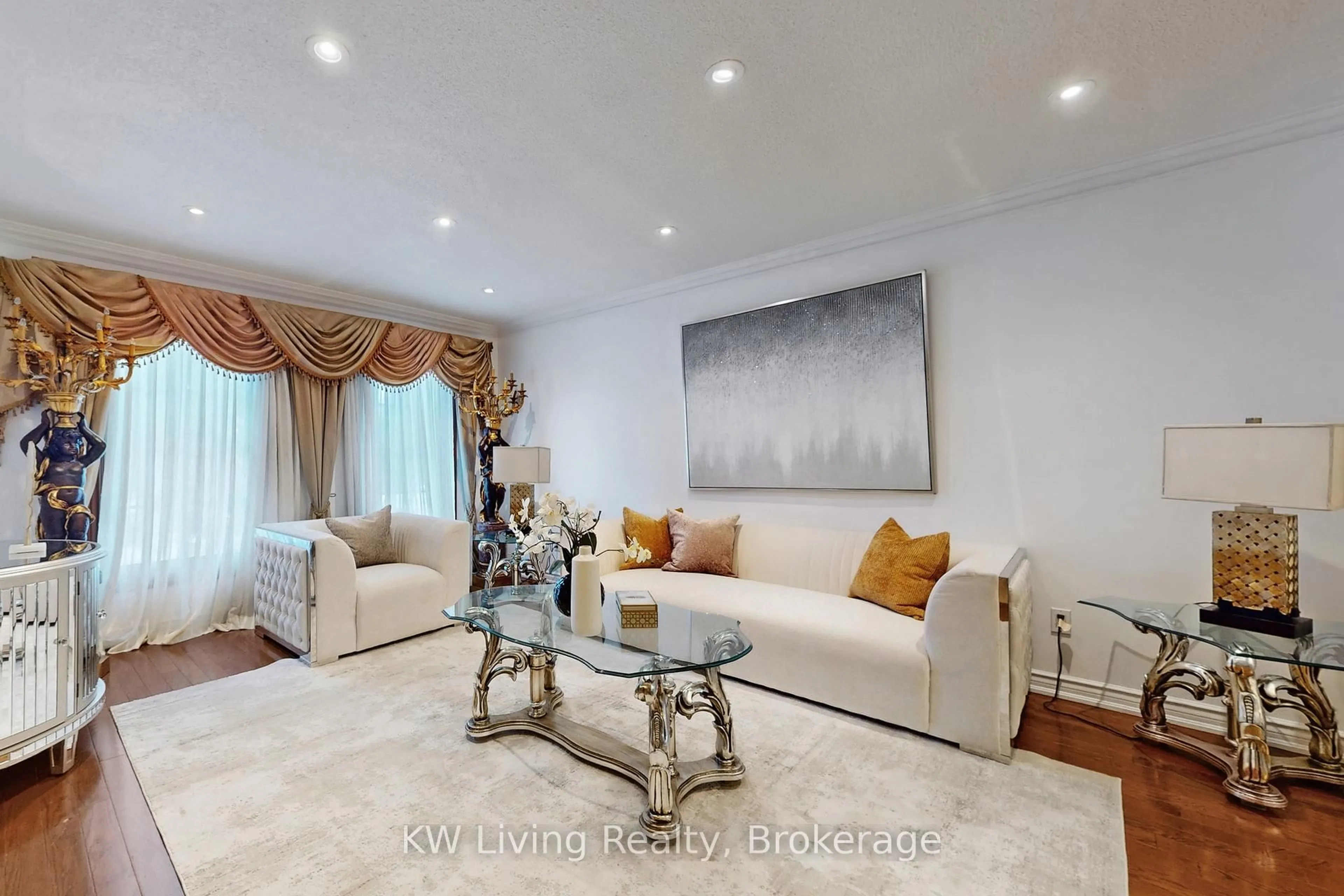 Living room with furniture, unknown for 188 Strathearn Ave, Richmond Hill Ontario L4B 2S6