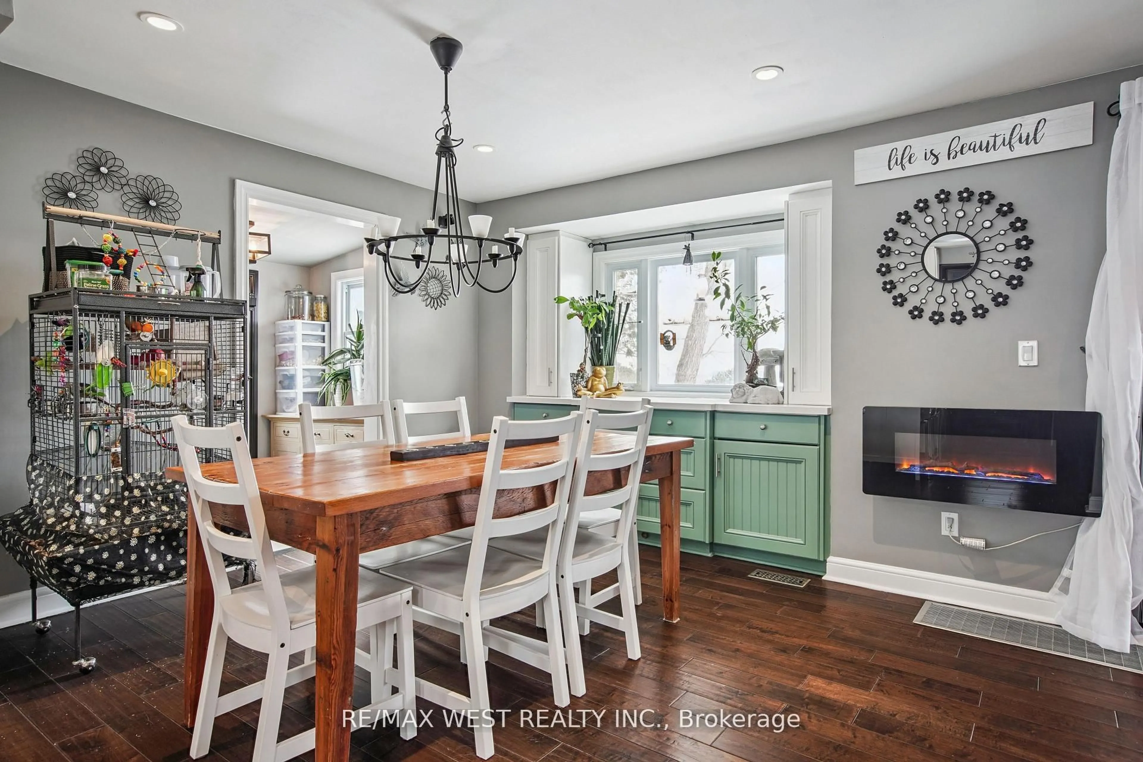 Open concept kitchen, unknown for 30 Quiet Heights Lane, Georgina Ontario L4P 3C8