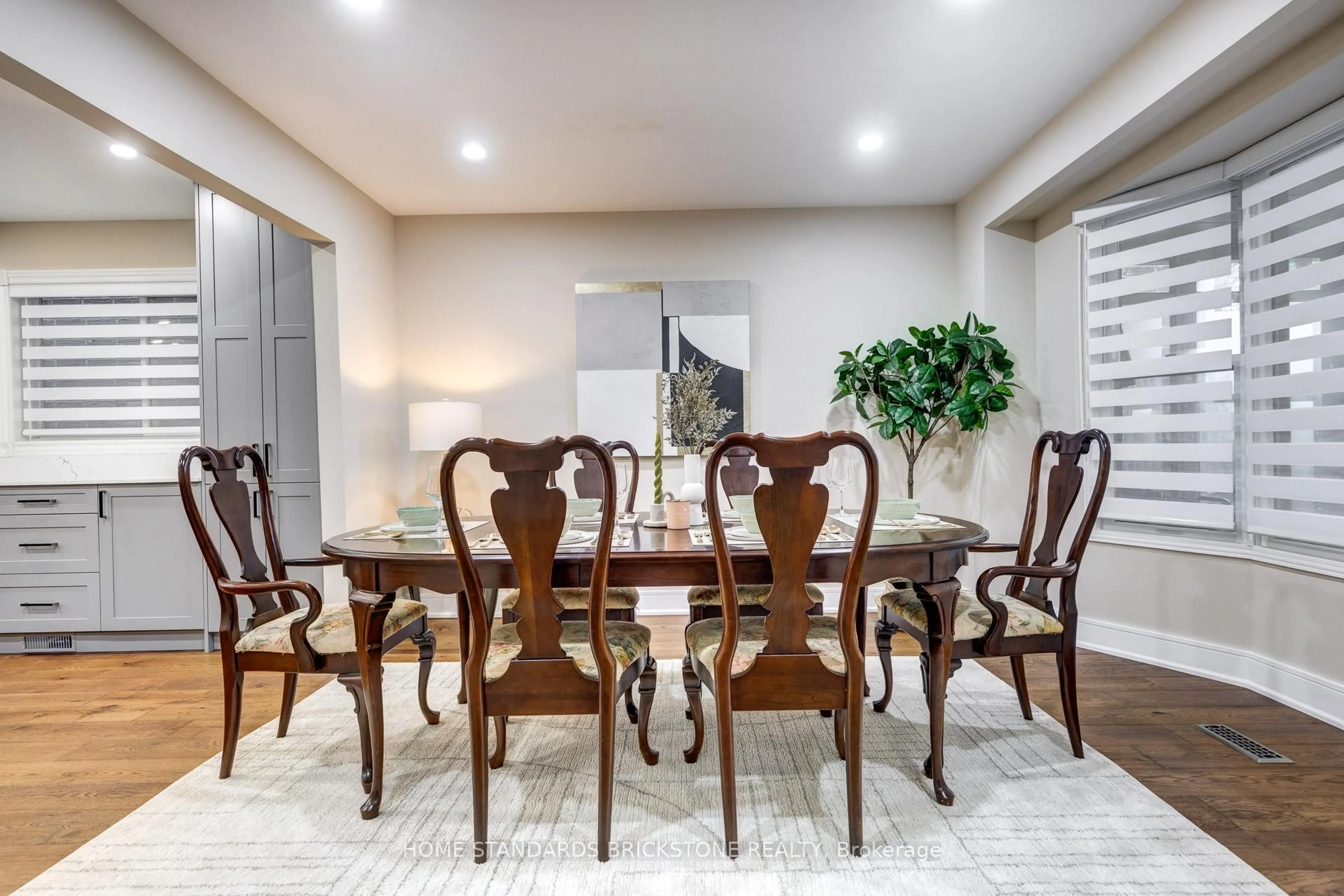 Dining room, unknown for 45 Spring Gate Blvd, Vaughan Ontario L4J 3C9