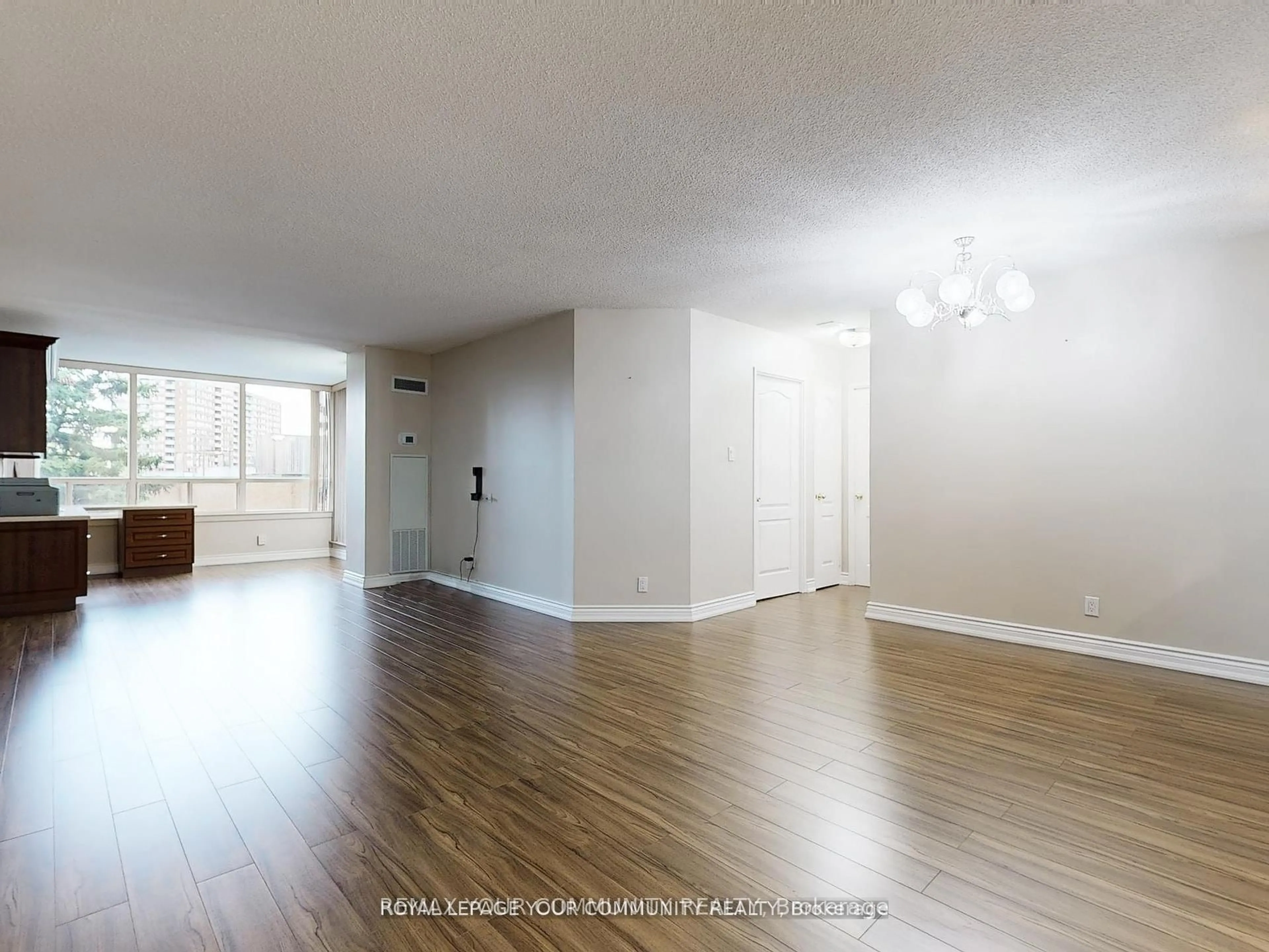 A pic of a room for 32 Clarissa Dr #324, Richmond Hill Ontario L4C 9R7