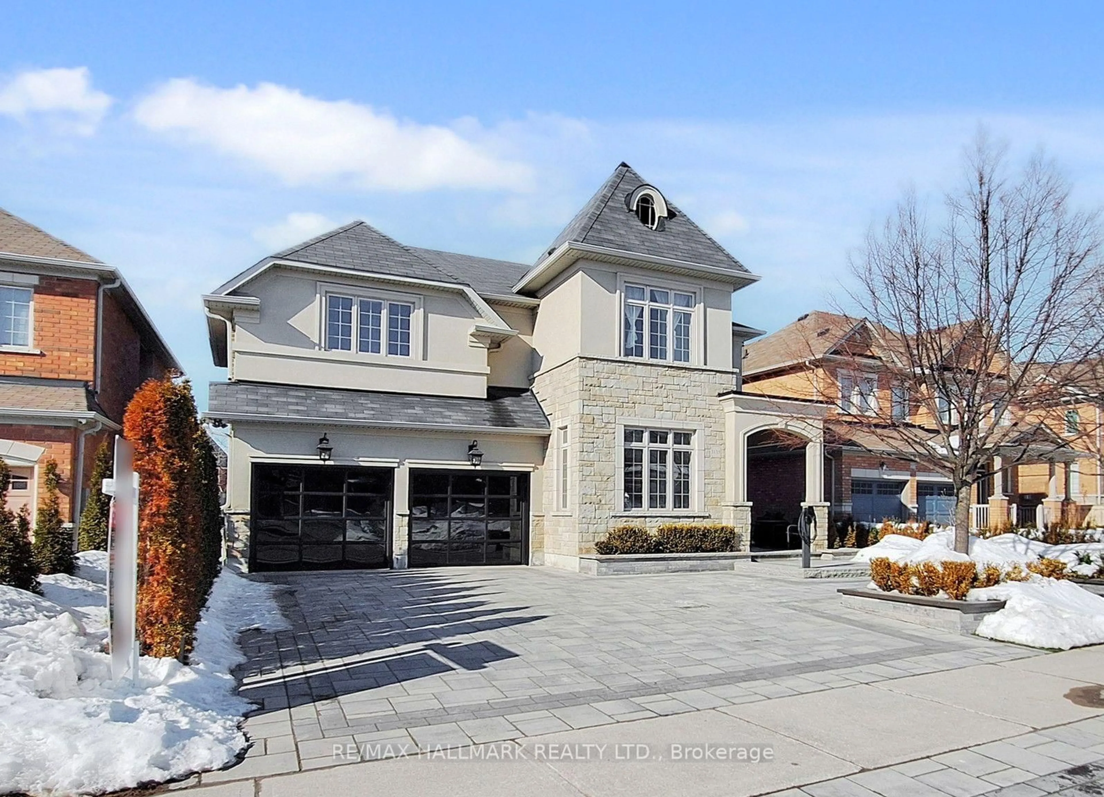 Home with brick exterior material, street for 1135 Cenotaph Blvd, Newmarket Ontario L3X 0A7
