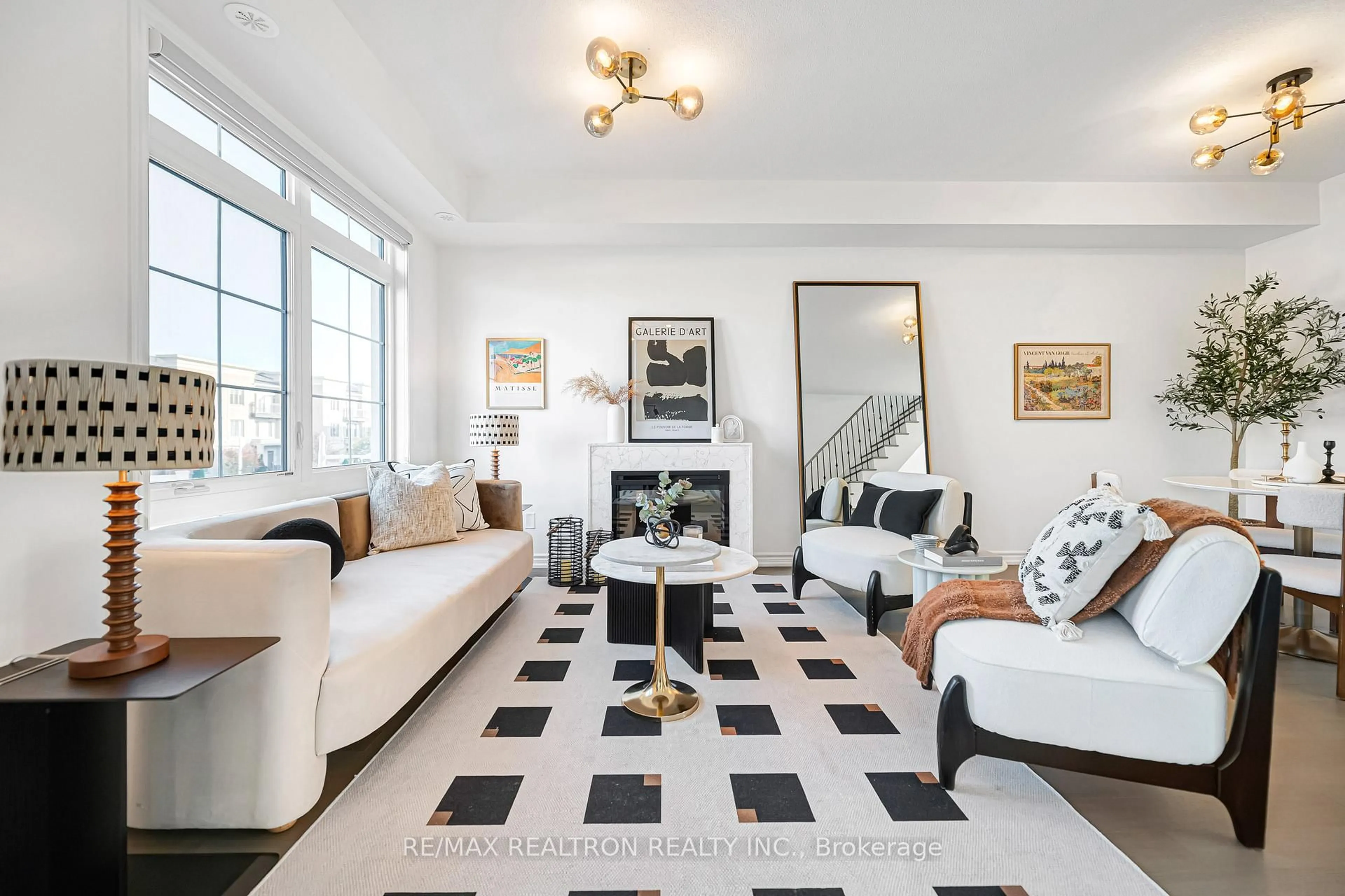 Living room with furniture, unknown for 58 Village Pkwy, Markham Ontario L3R 2E1