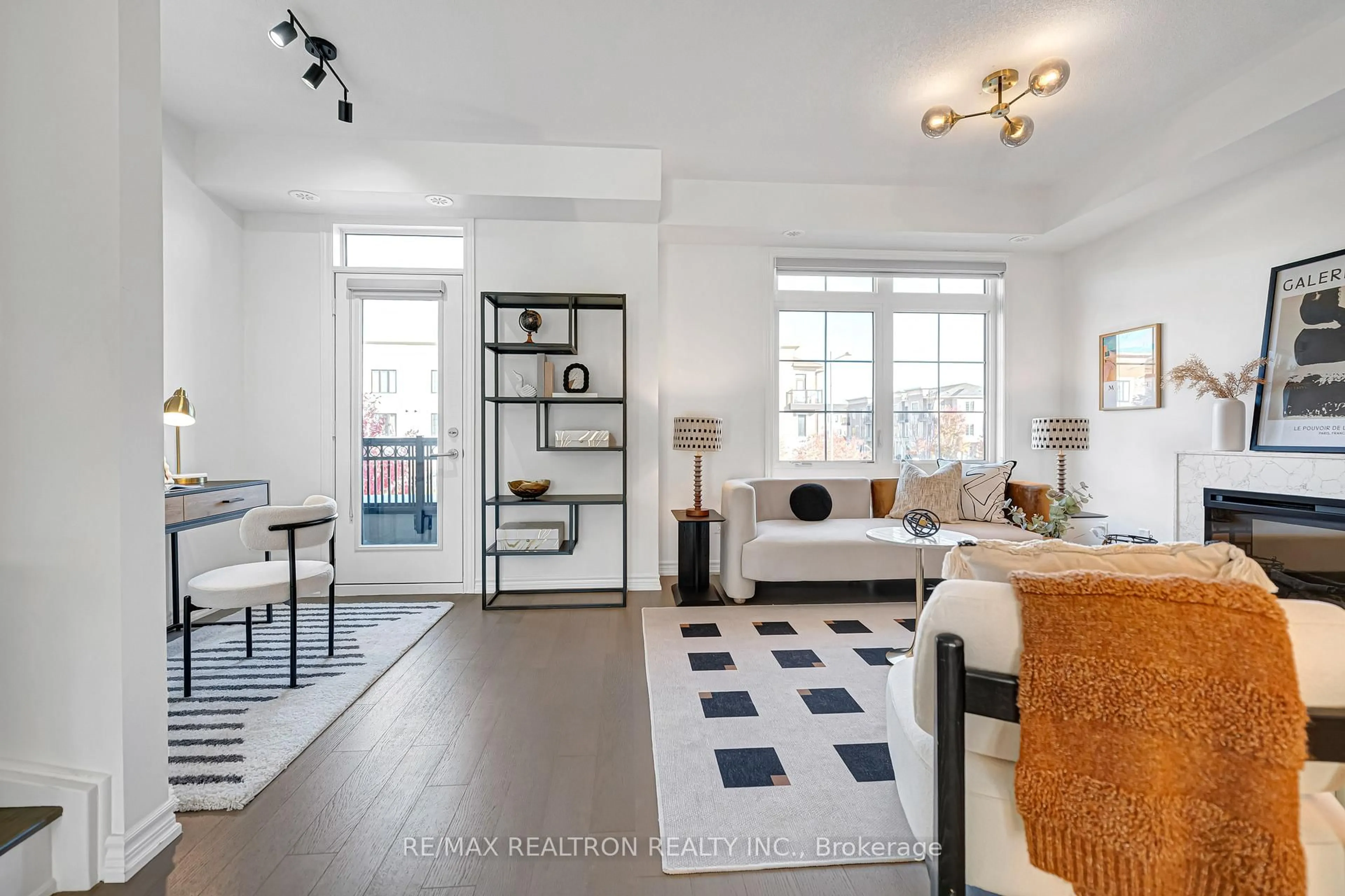 Living room with furniture, unknown for 58 Village Pkwy, Markham Ontario L3R 2E1