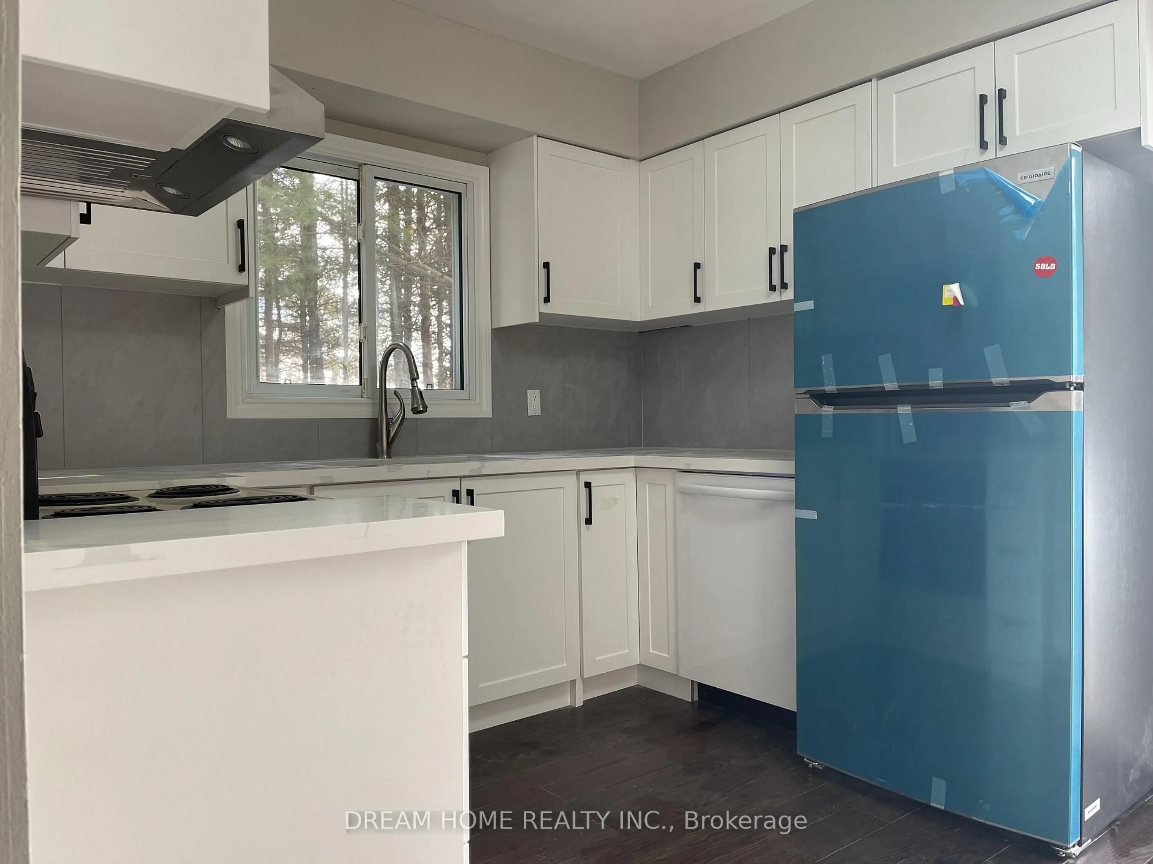 Standard kitchen, unknown for 4910 Hwy 47, Uxbridge Ontario L9P 1R4