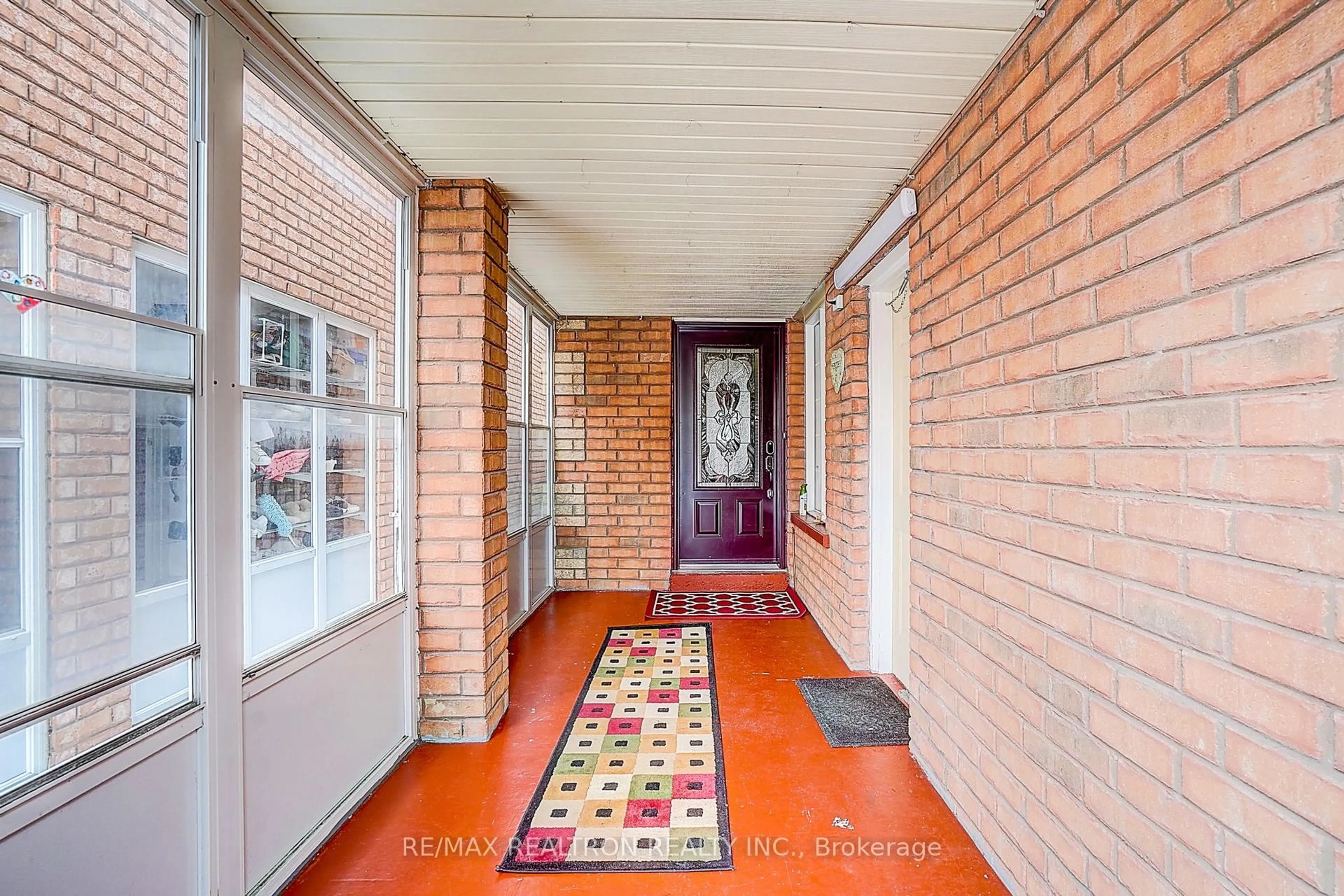 Indoor entryway for 11 Stella Dr, Markham Ontario L3S 4H2