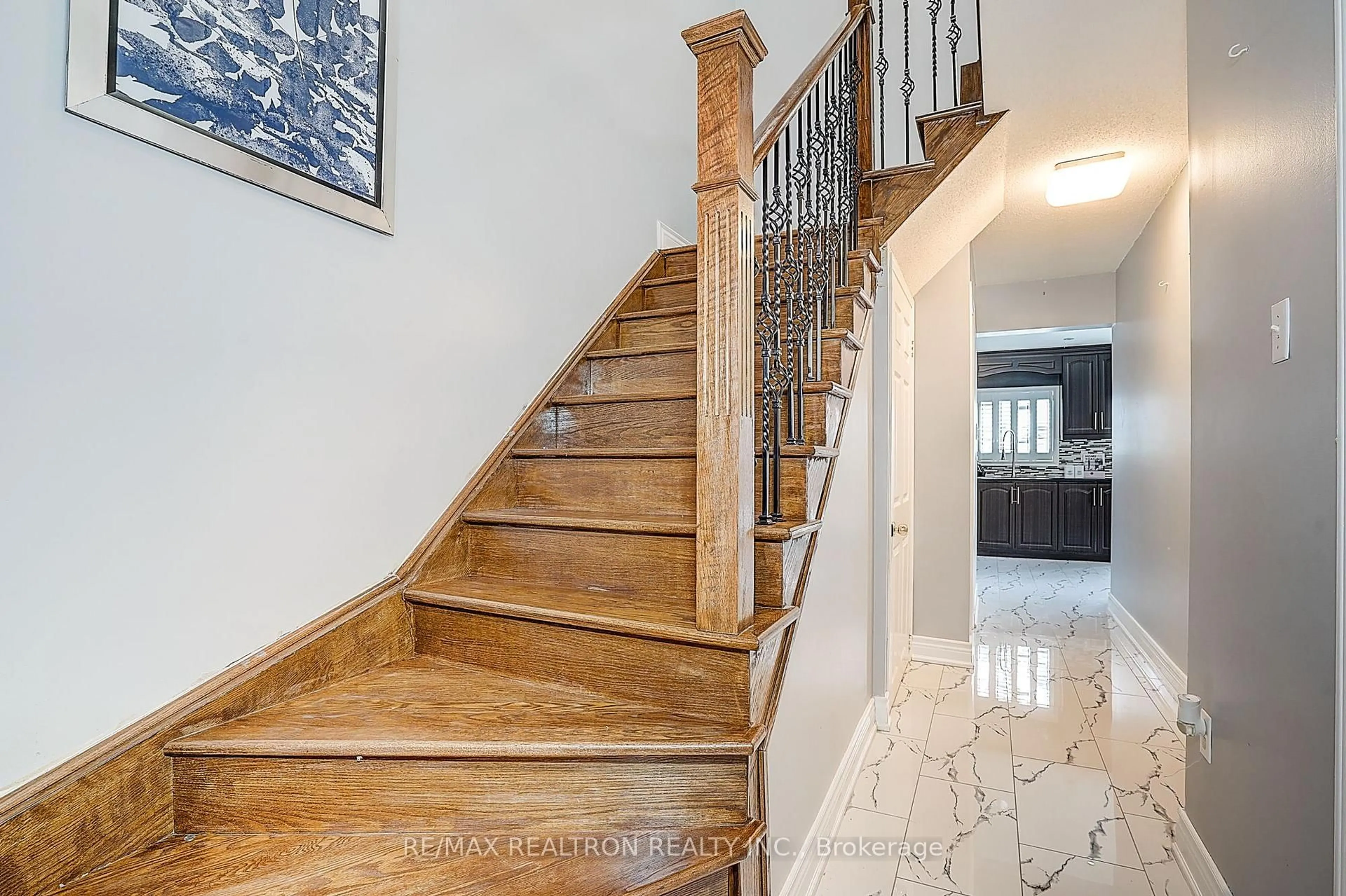 Stairs for 11 Stella Dr, Markham Ontario L3S 4H2