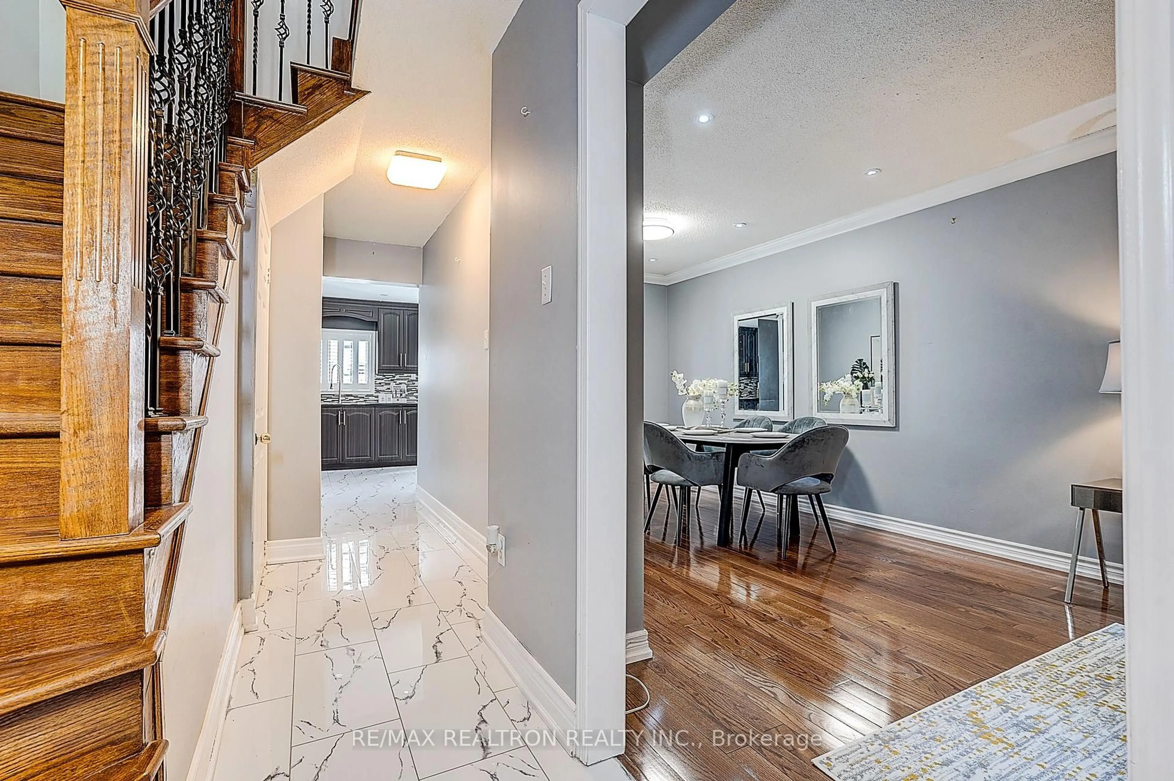 Indoor entryway for 11 Stella Dr, Markham Ontario L3S 4H2