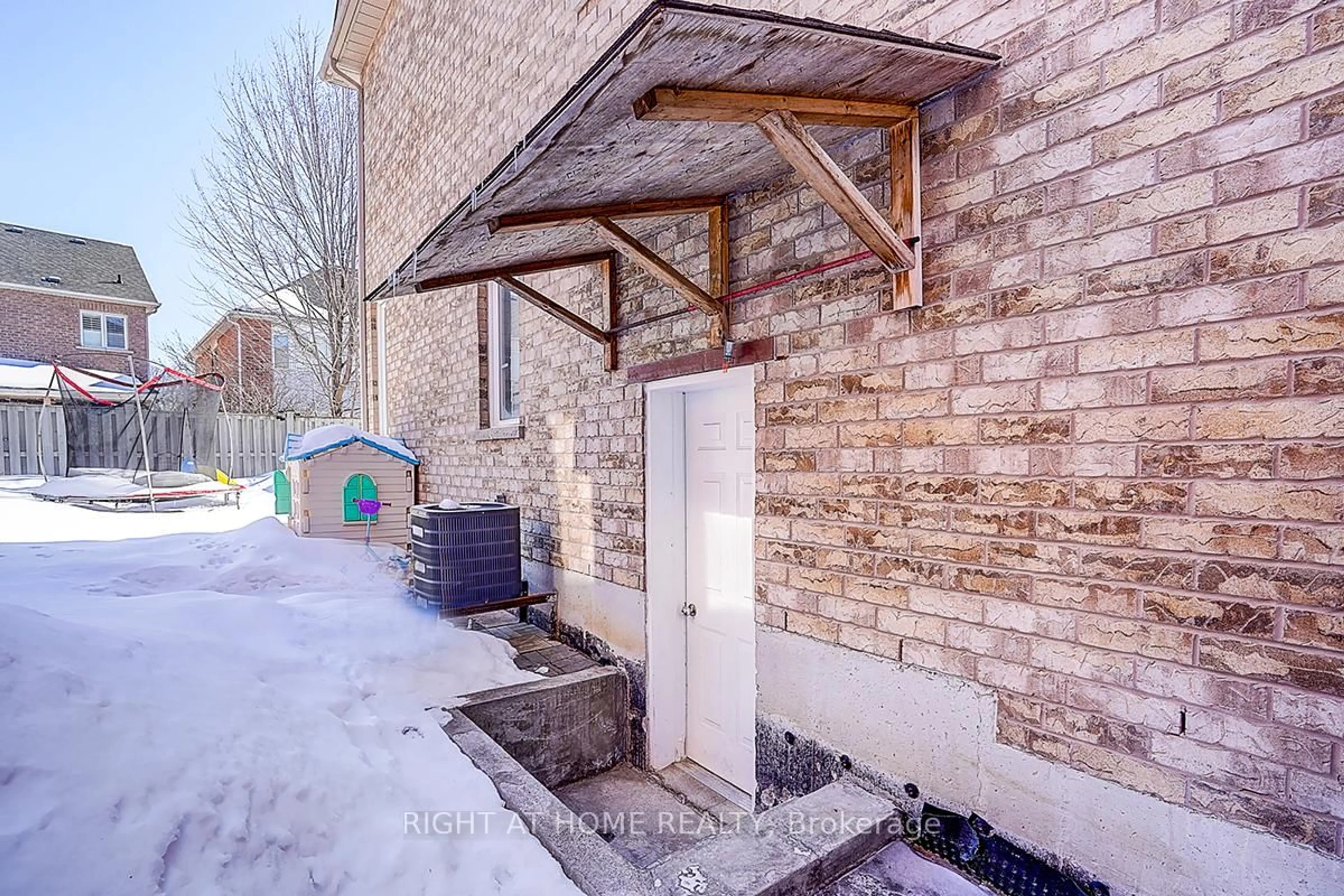 Unknown for 31 Waite Cres, Whitchurch-Stouffville Ontario L4A 0B5