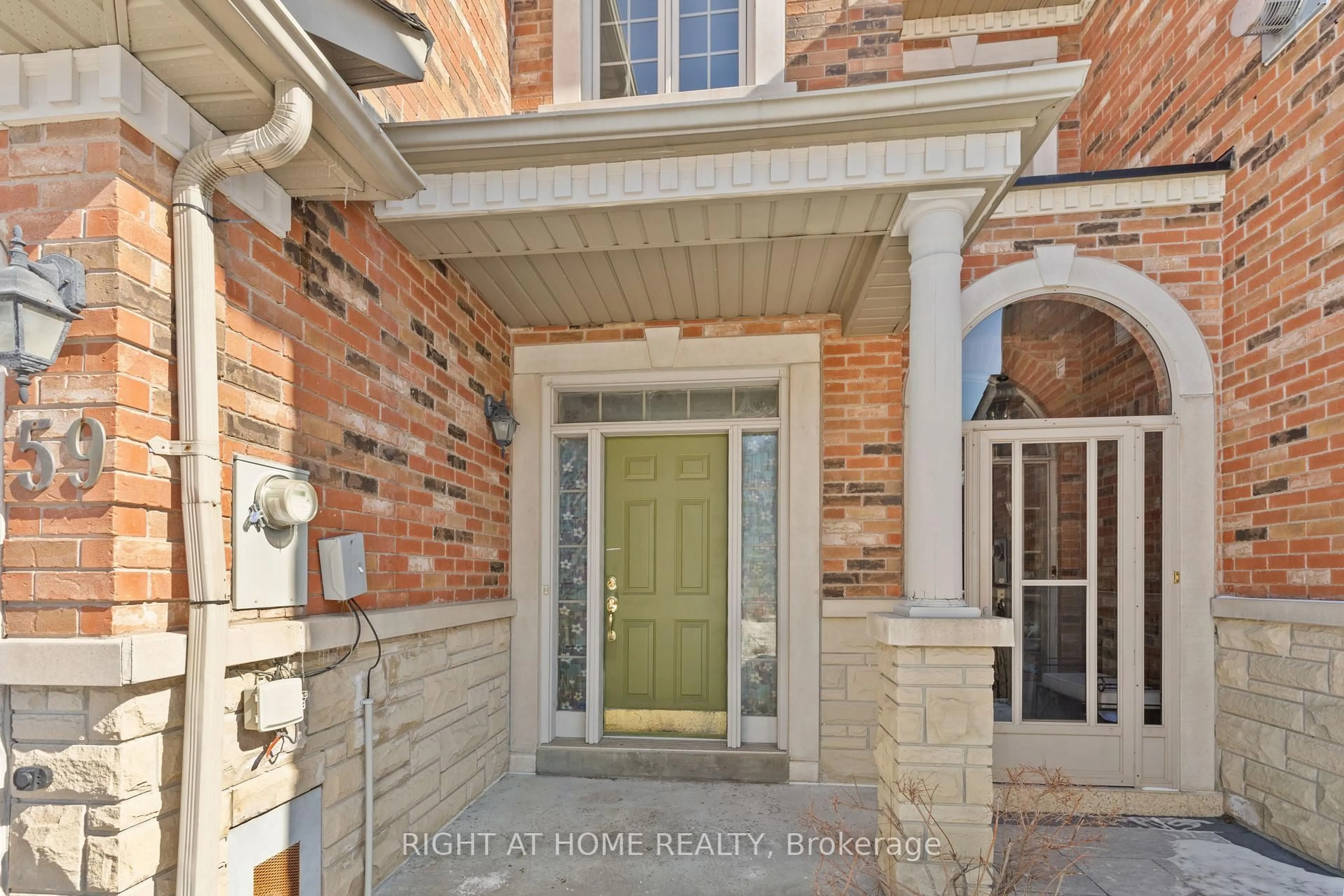 Home with brick exterior material, street for 59 Kingsbridge Circ, Vaughan Ontario L4J 8N8