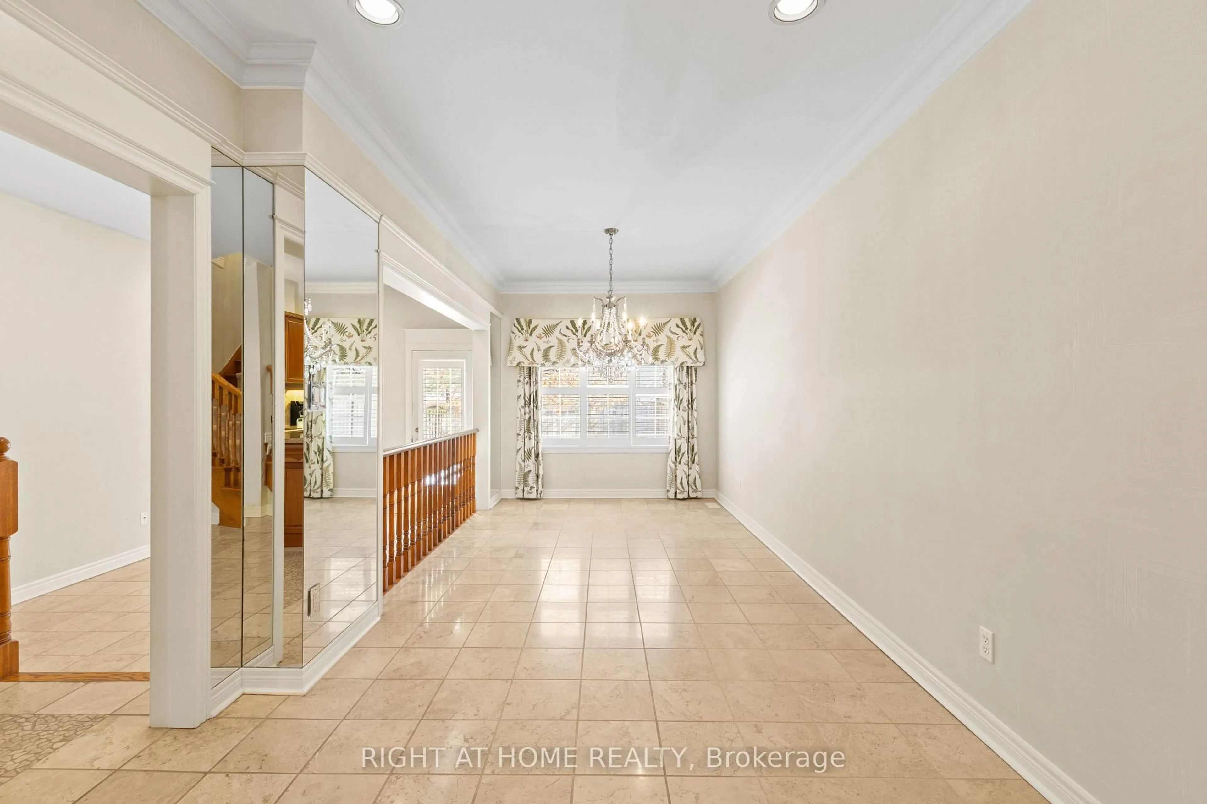 Indoor entryway for 59 Kingsbridge Circ, Vaughan Ontario L4J 8N8