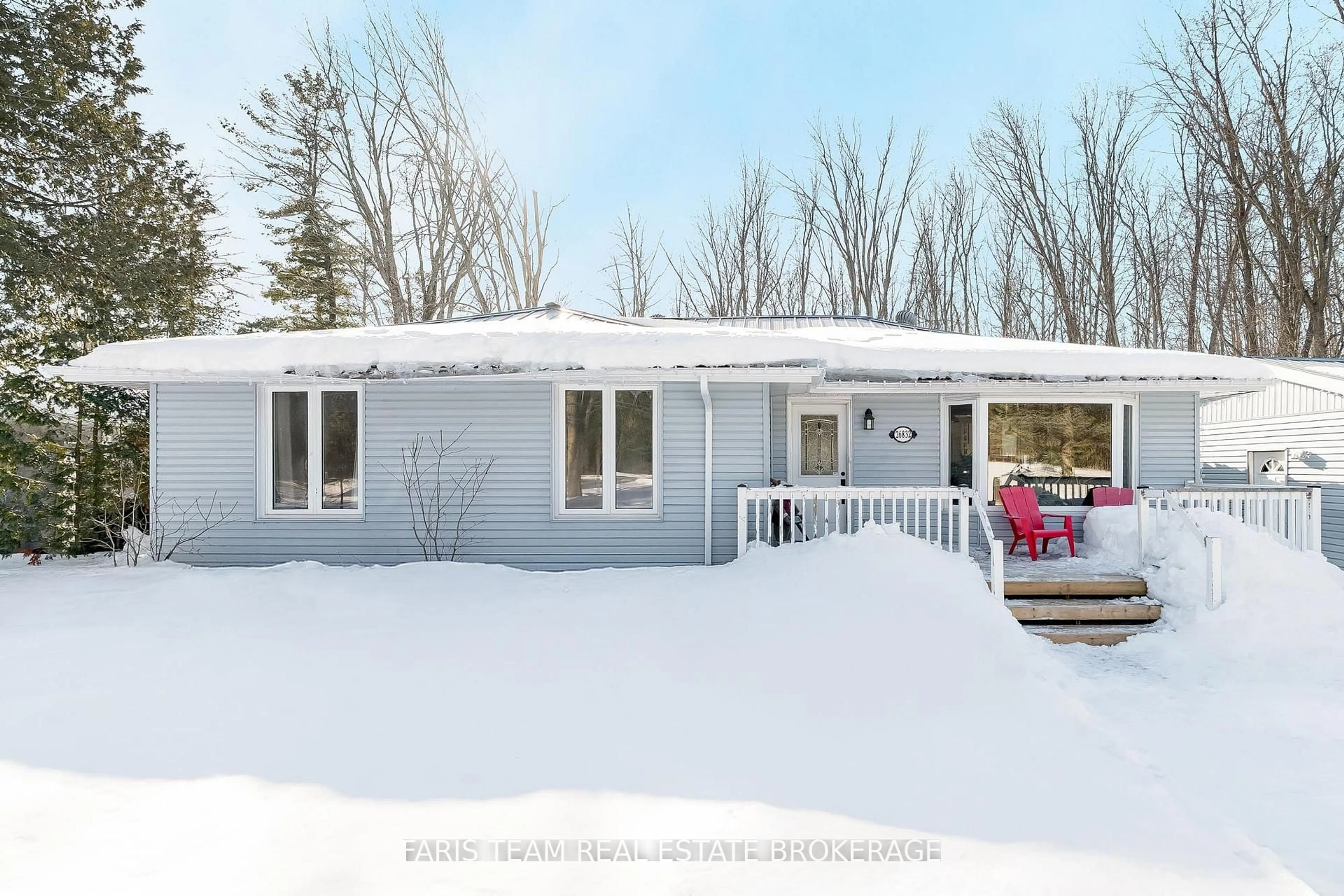 Home with vinyl exterior material, street for 26832 Park Rd, Georgina Ontario L0E 1R0