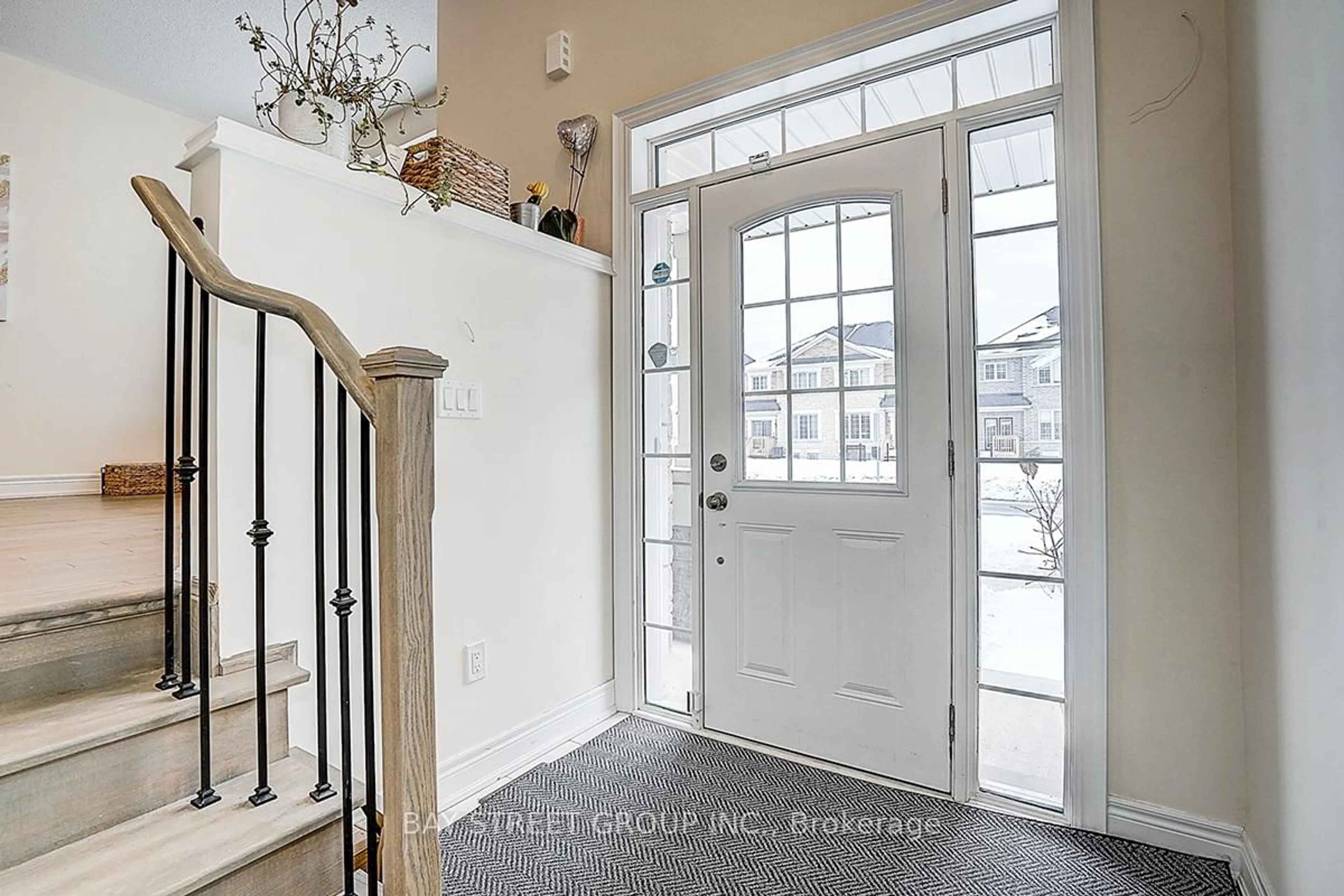 Indoor entryway for 3474 Denison St, Markham Ontario L3S 0E9