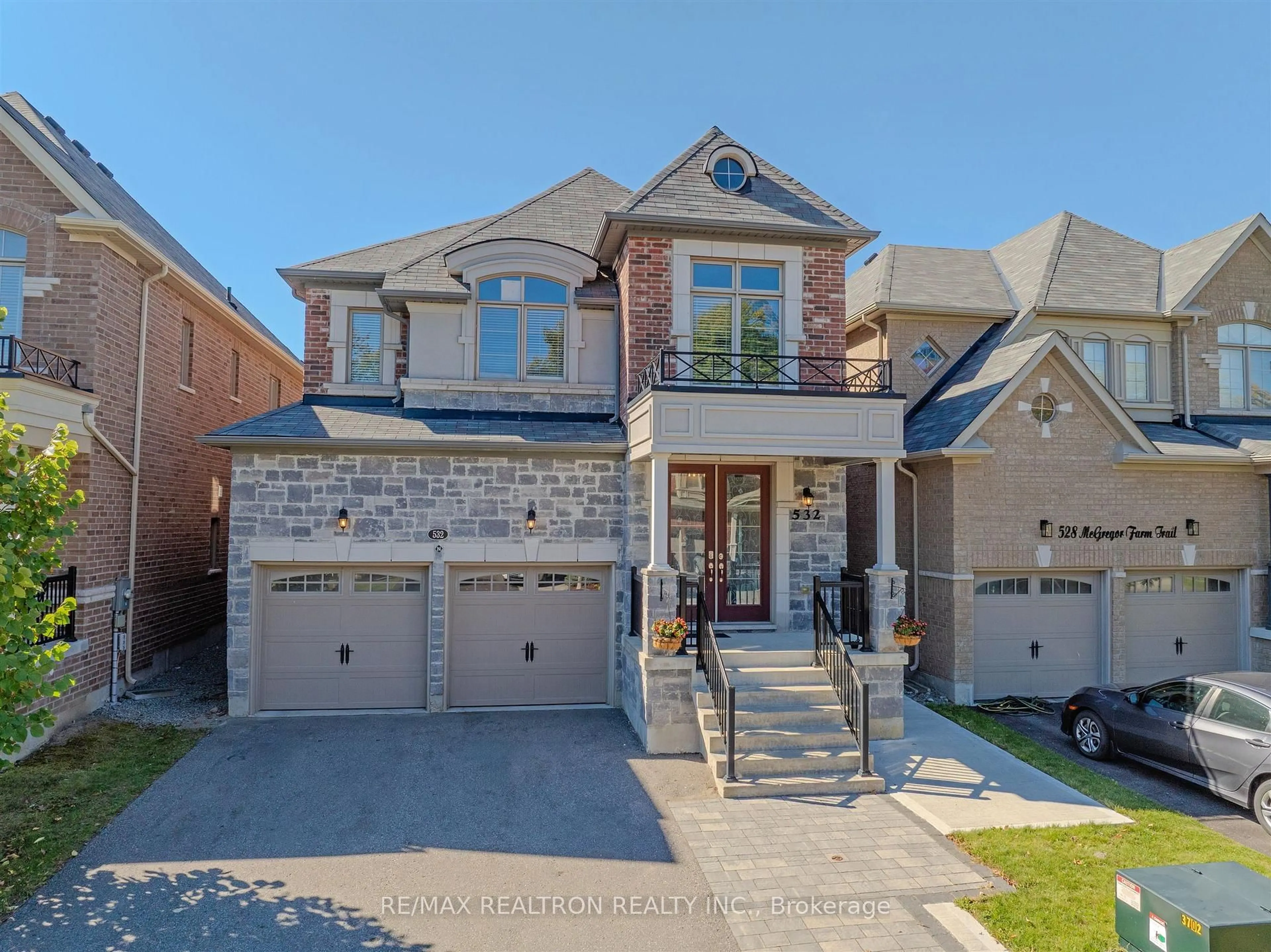Home with brick exterior material, street for 532 Mcgregor Farm Tr, Newmarket Ontario L3X 0H7
