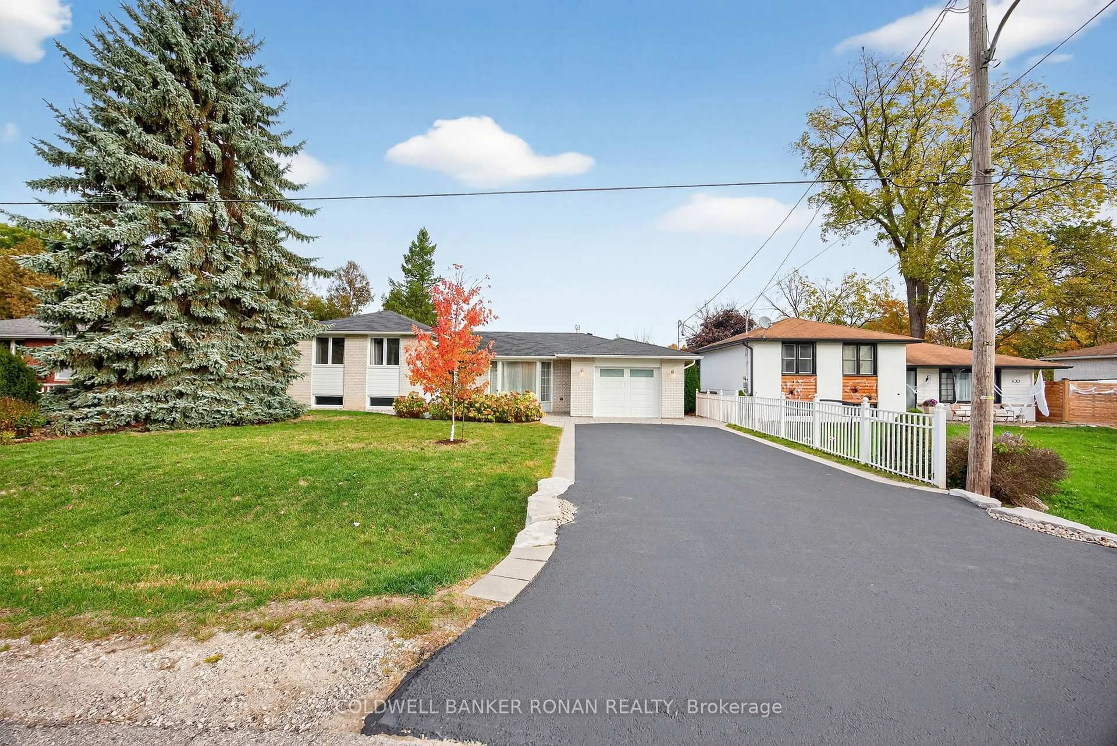 A pic from outside/outdoor area/front of a property/back of a property/a pic from drone, street for 96 Boyne Cres, New Tecumseth Ontario L9R 1K2