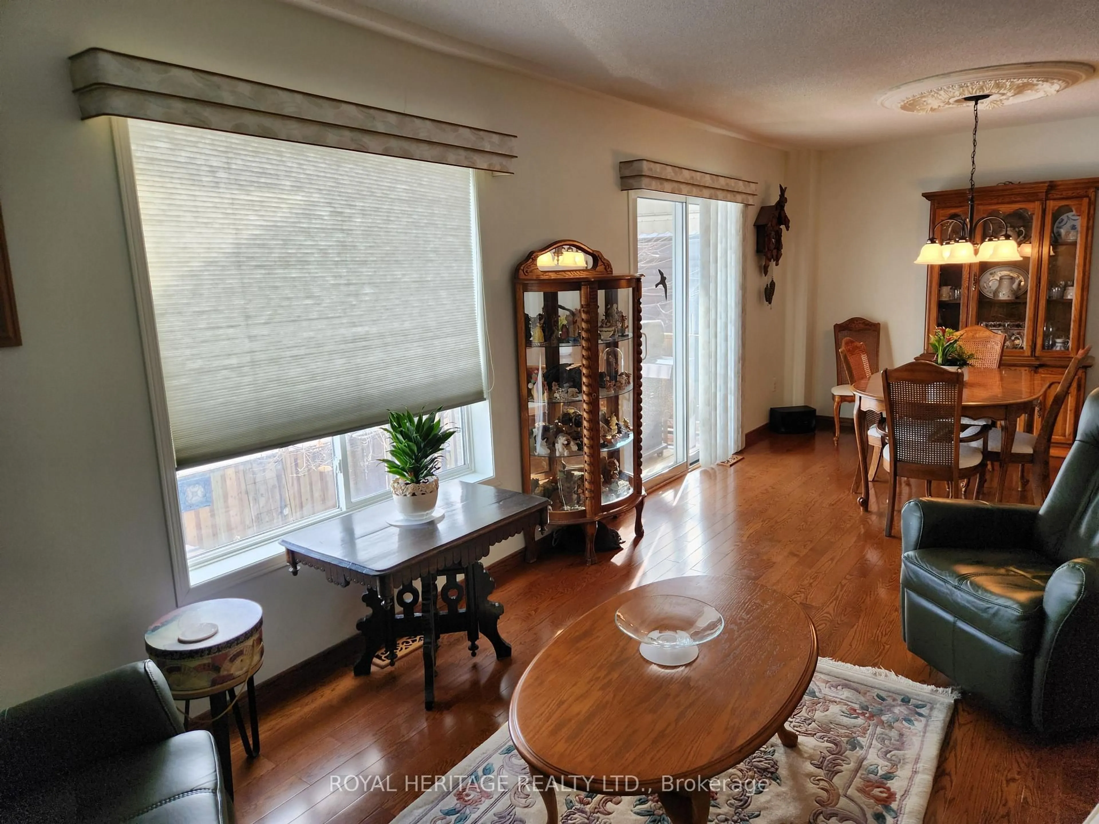 Unknown for 127 Knapton Dr, Newmarket Ontario L3X 3B3