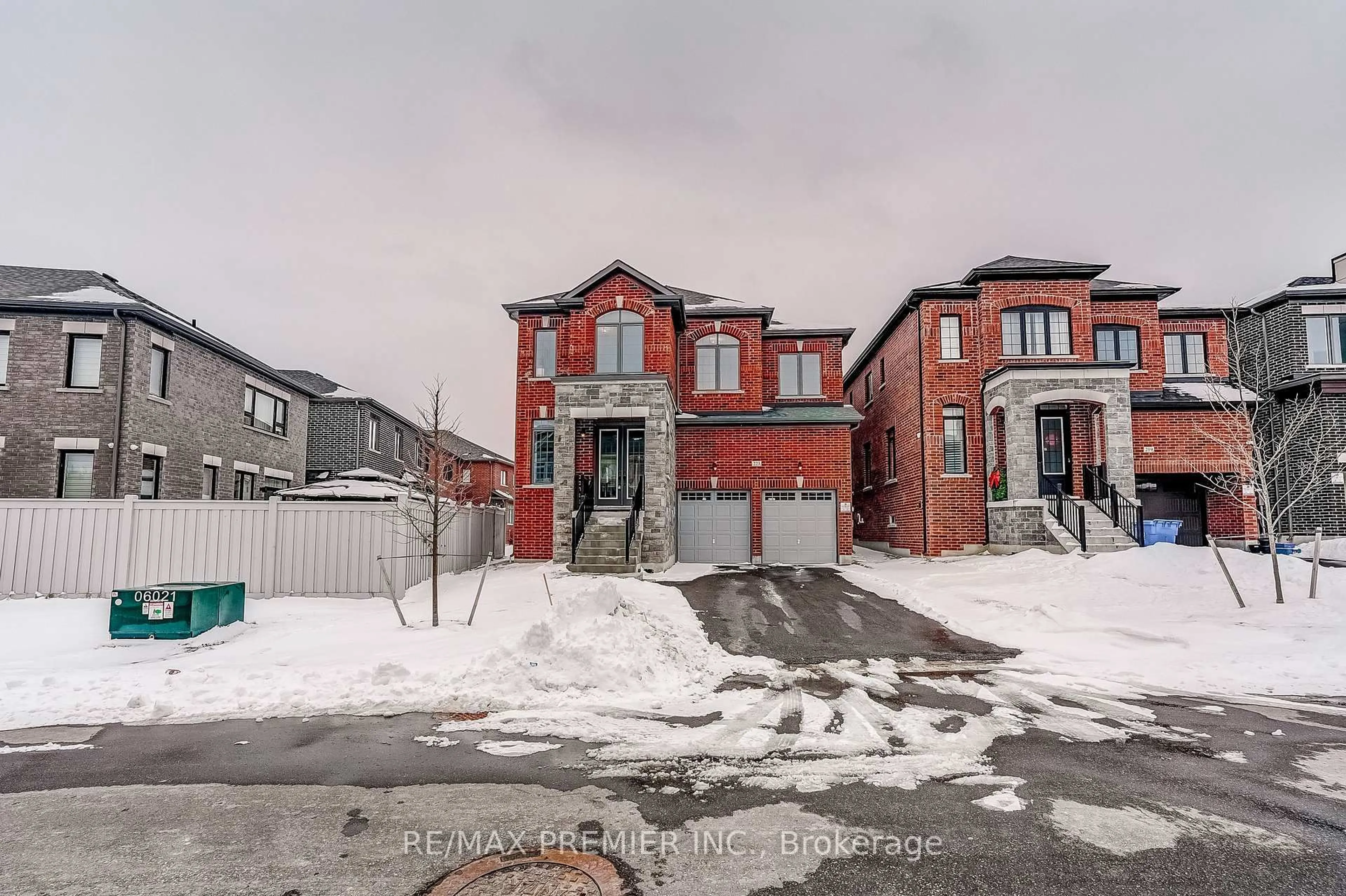 Home with brick exterior material, street for 223 Fallharvest Way, Whitchurch-Stouffville Ontario L4A 5C2