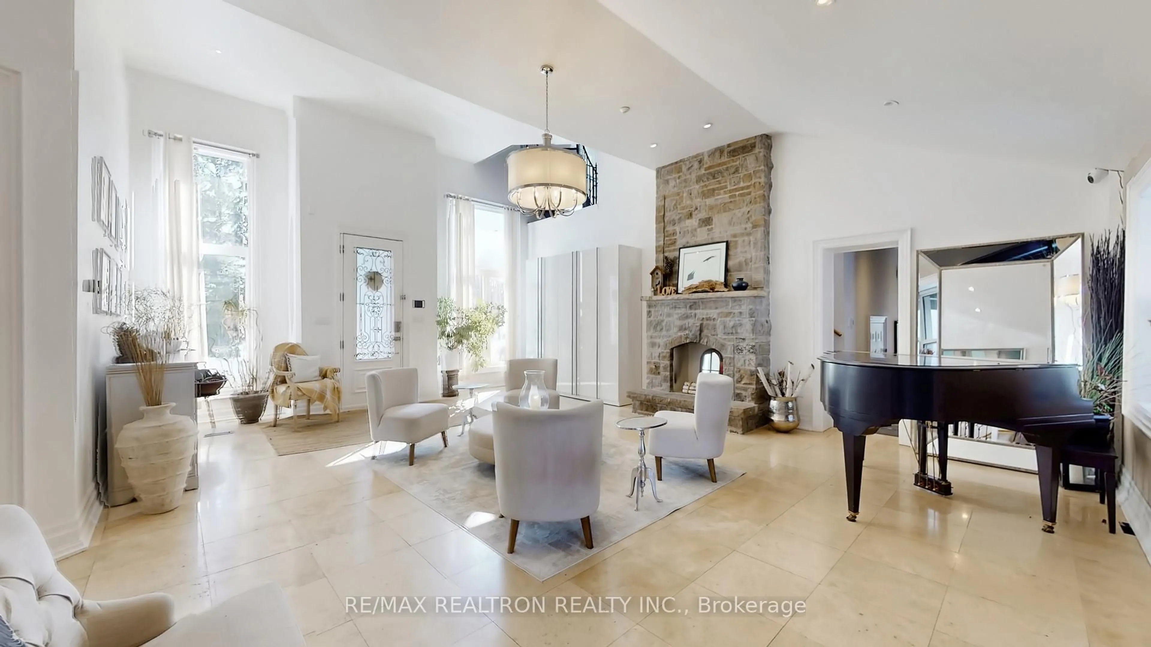 Unknown for 378 Old Bloomington Rd, Aurora Ontario L4G 0M2