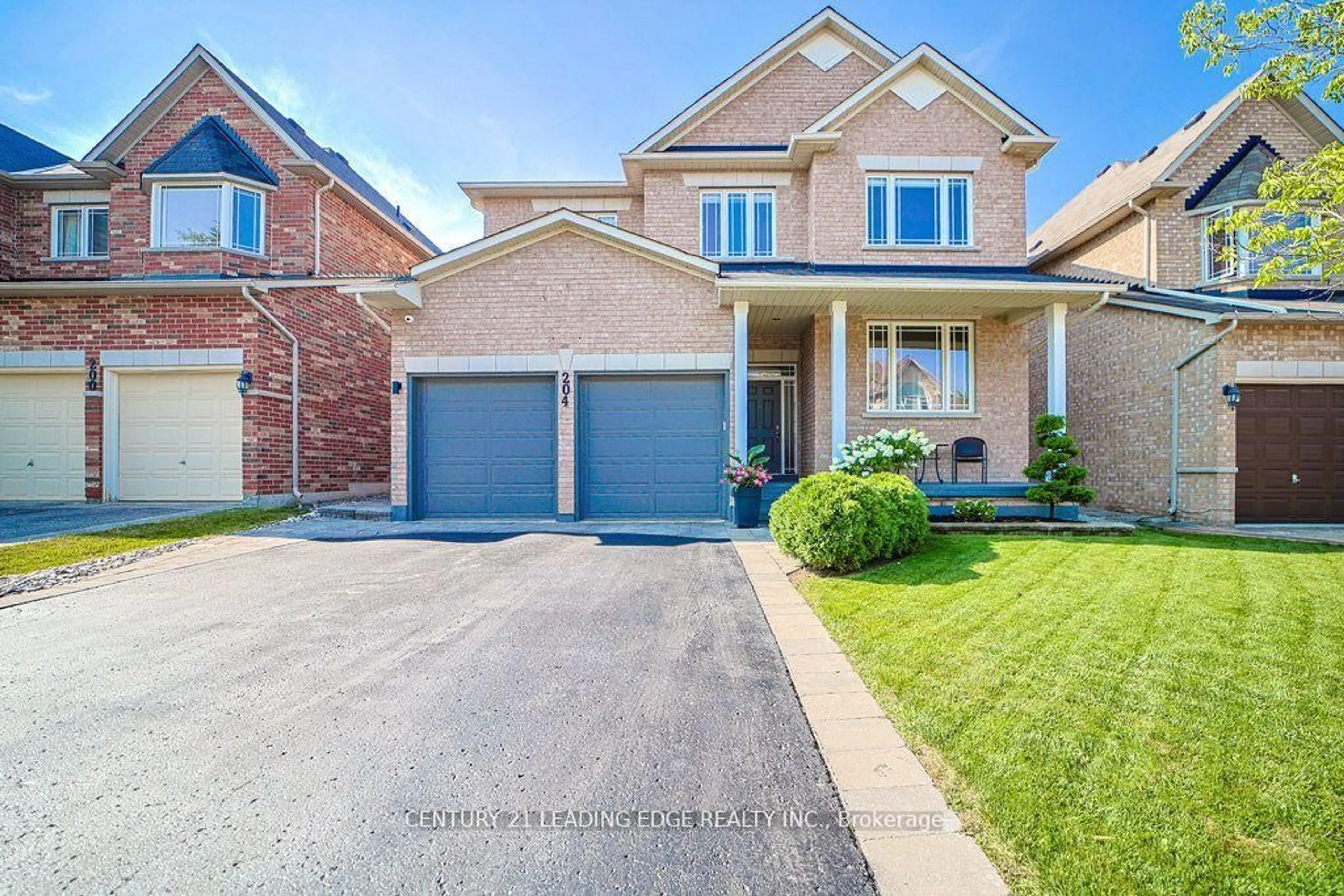 Home with brick exterior material, street for 204 Ivy Jay Cres, Aurora Ontario L4G 0E9