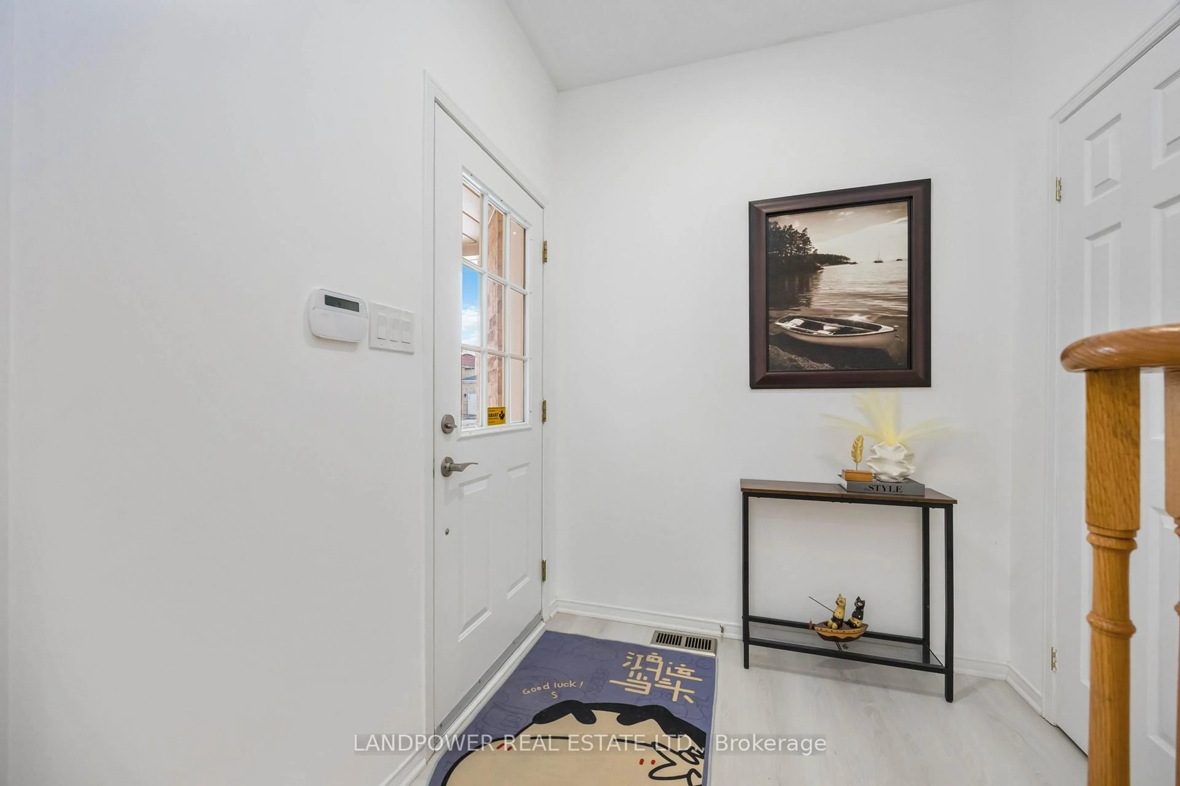 Indoor entryway for 12 Debonair St, Richmond Hill Ontario L4C 0R2