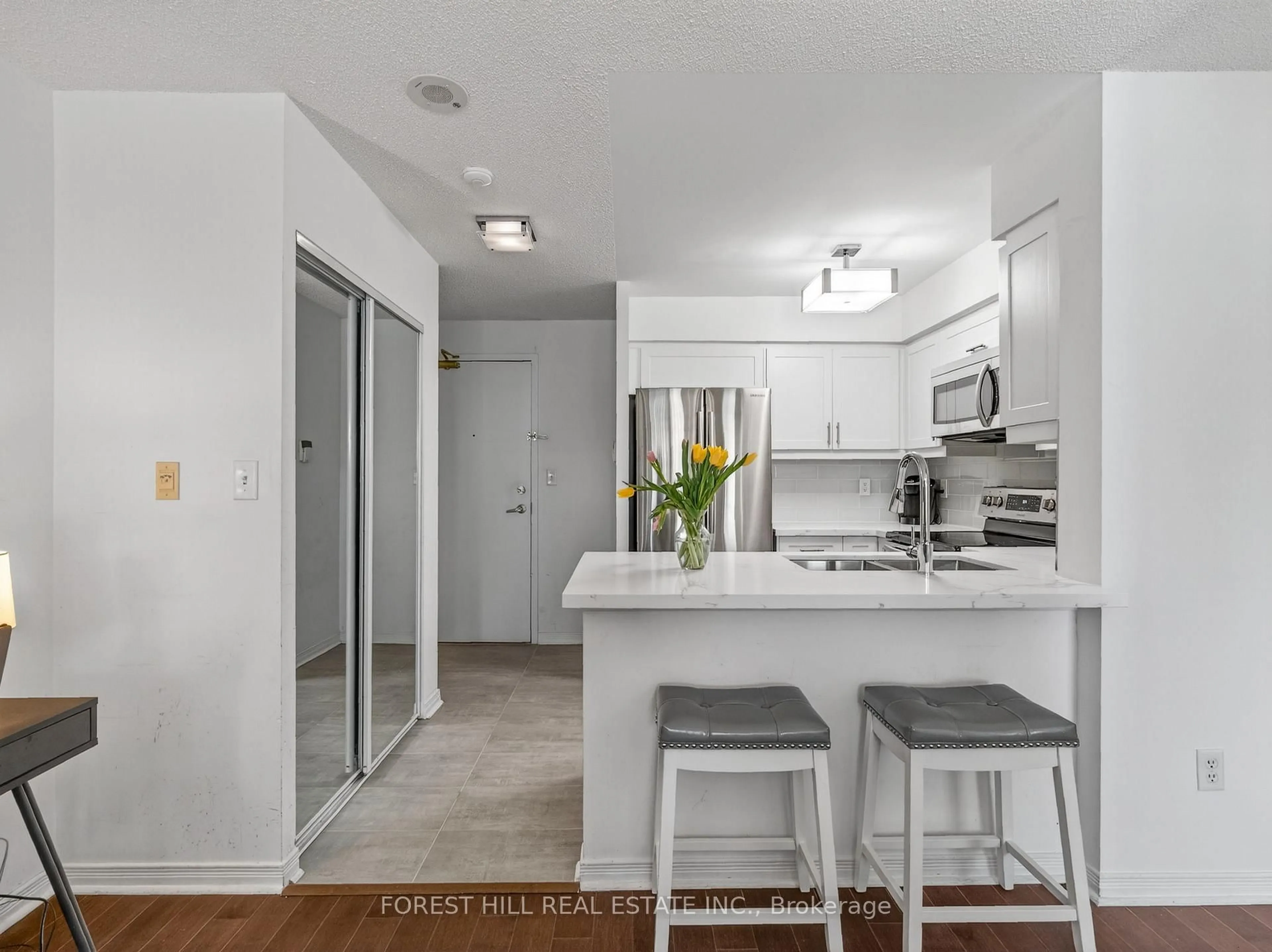 Unknown for 39 Oneida Cres #409, Richmond Hill Ontario L4G 0S2