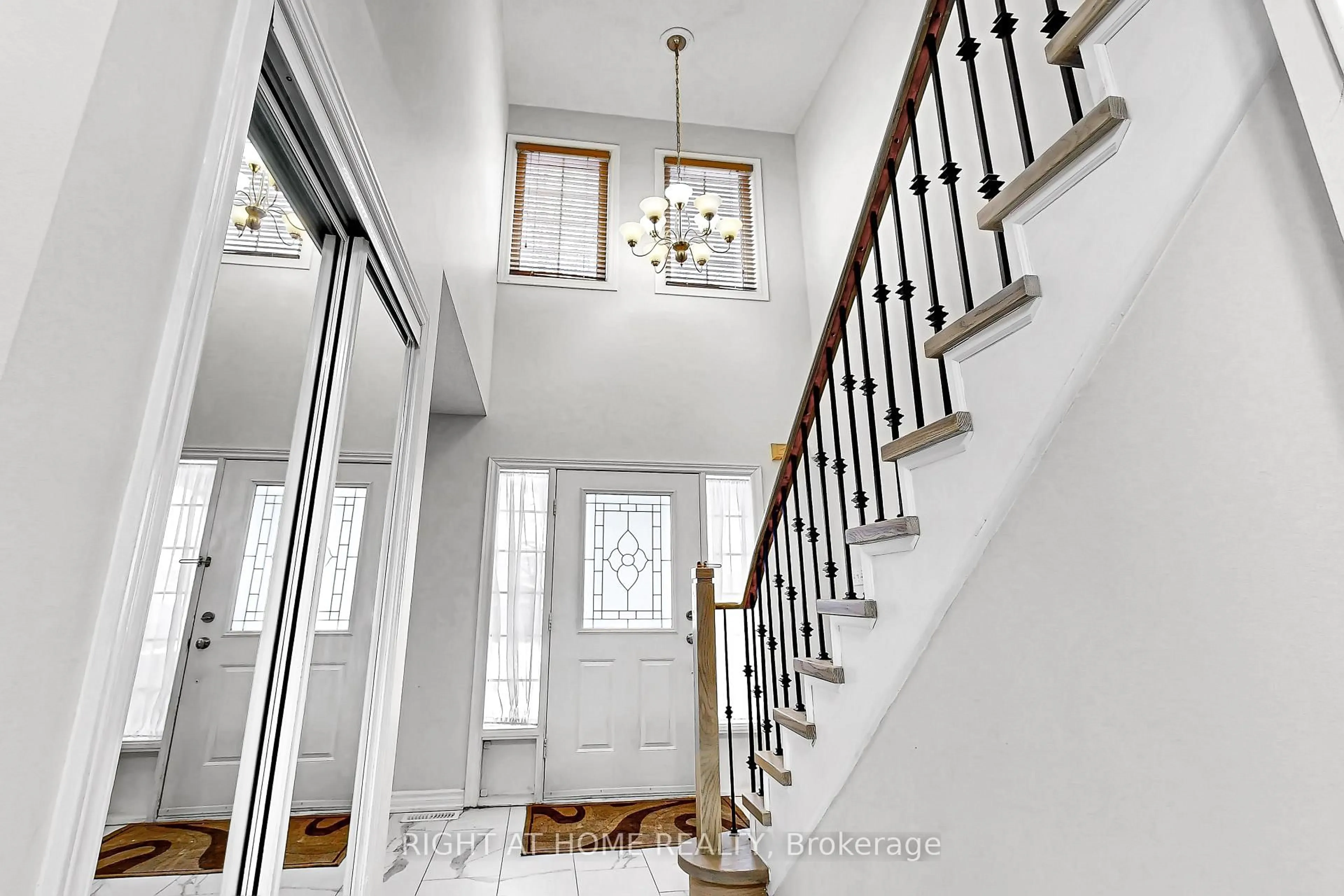 Unknown for 38 Rosanna Cres, Vaughan Ontario L6A 2T3