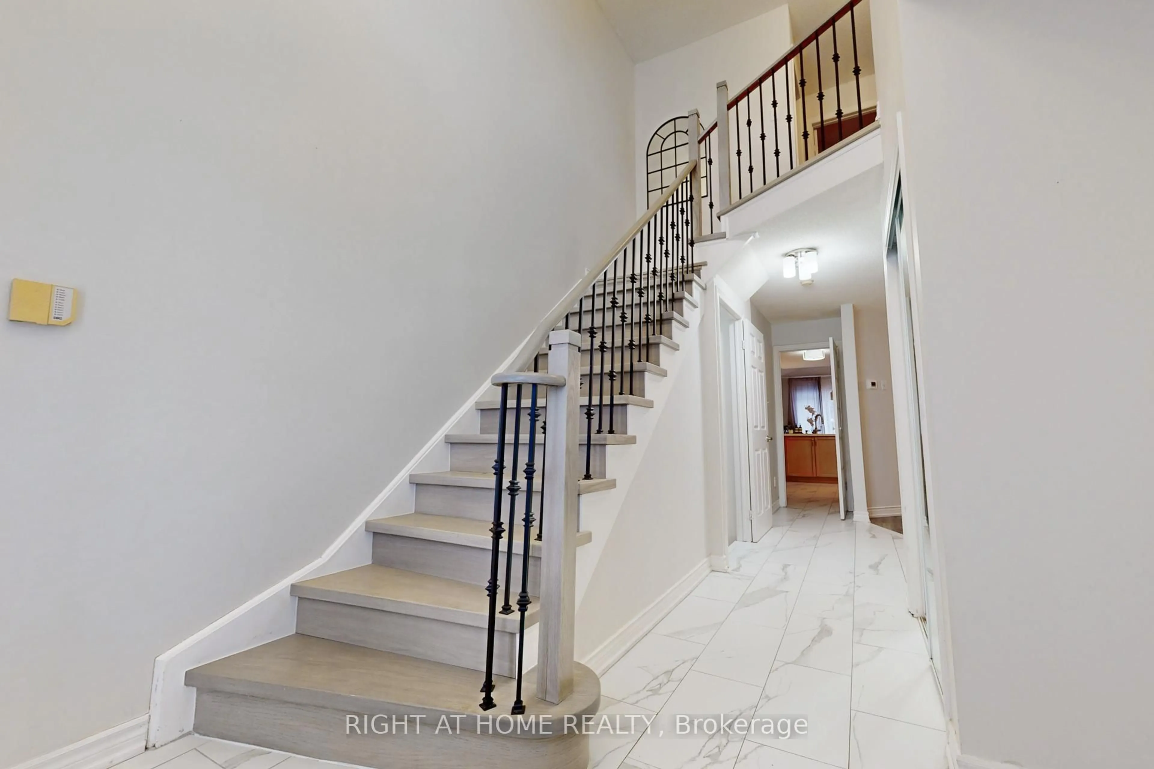Stairs for 38 Rosanna Cres, Vaughan Ontario L6A 2T3