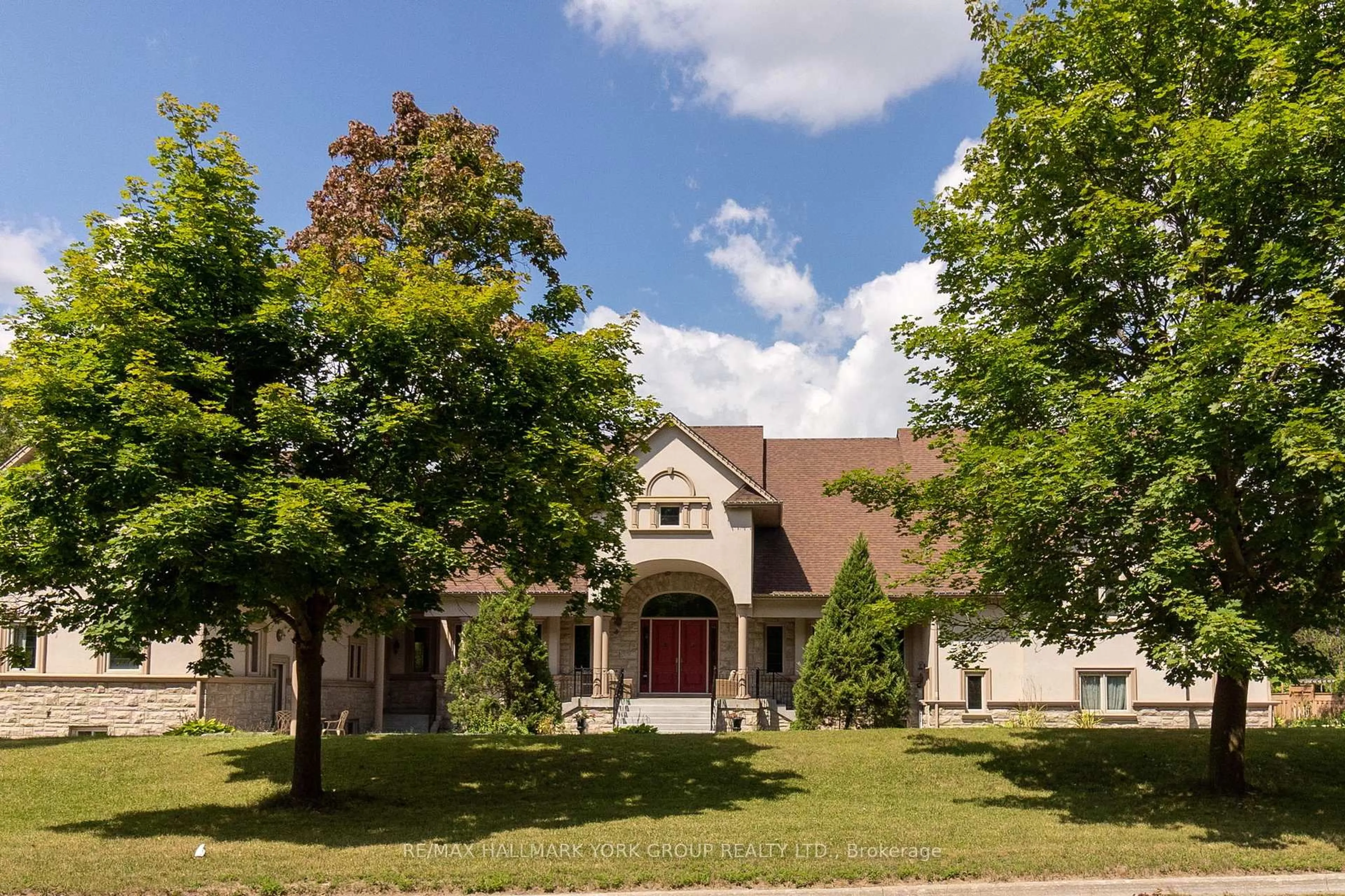 Unknown for 2 Kingswood Dr, King Ontario L7B 1K8