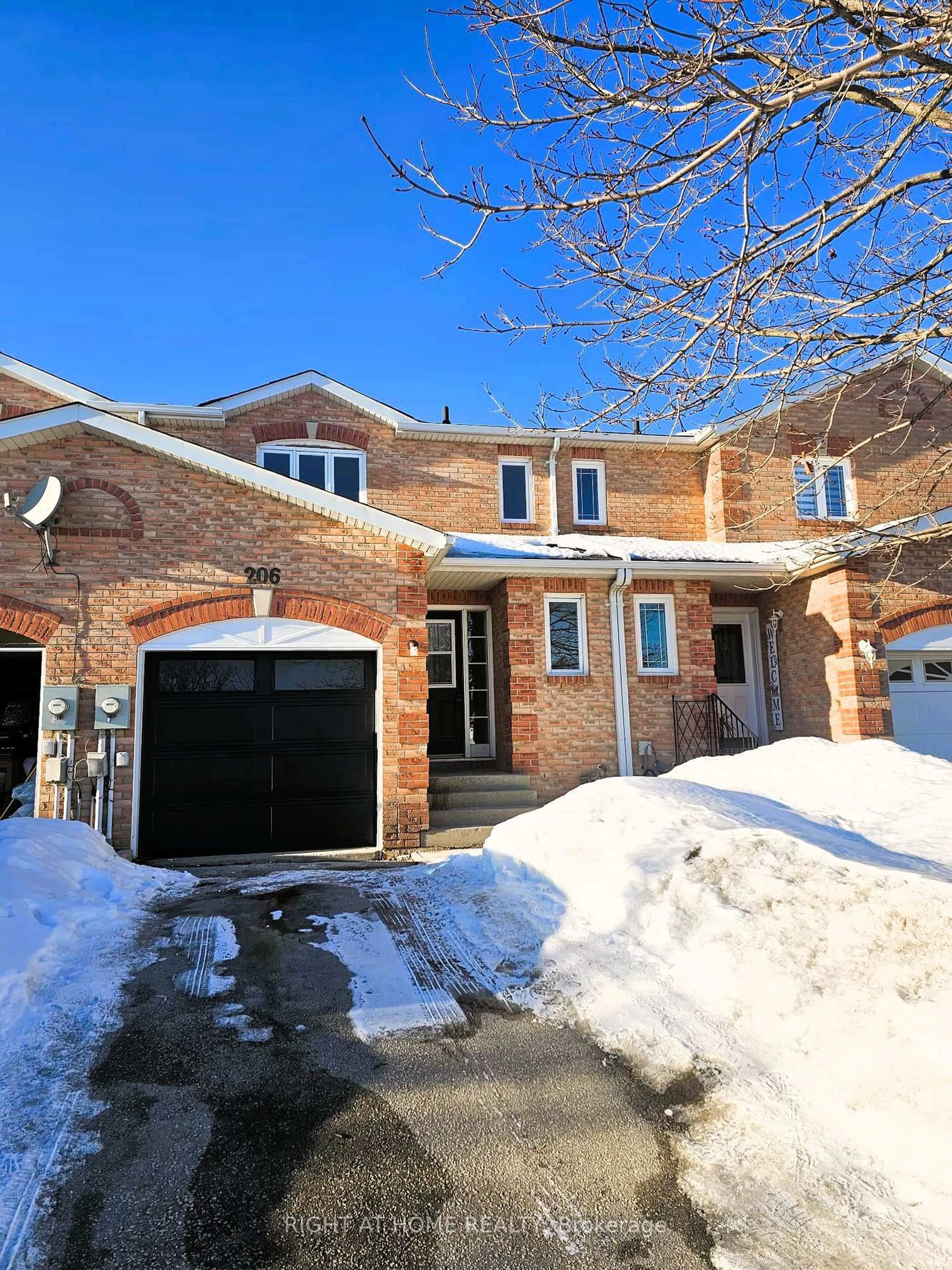 Home with brick exterior material, street for 206 Fairwood Dr, Georgina Ontario L4P 3Y5