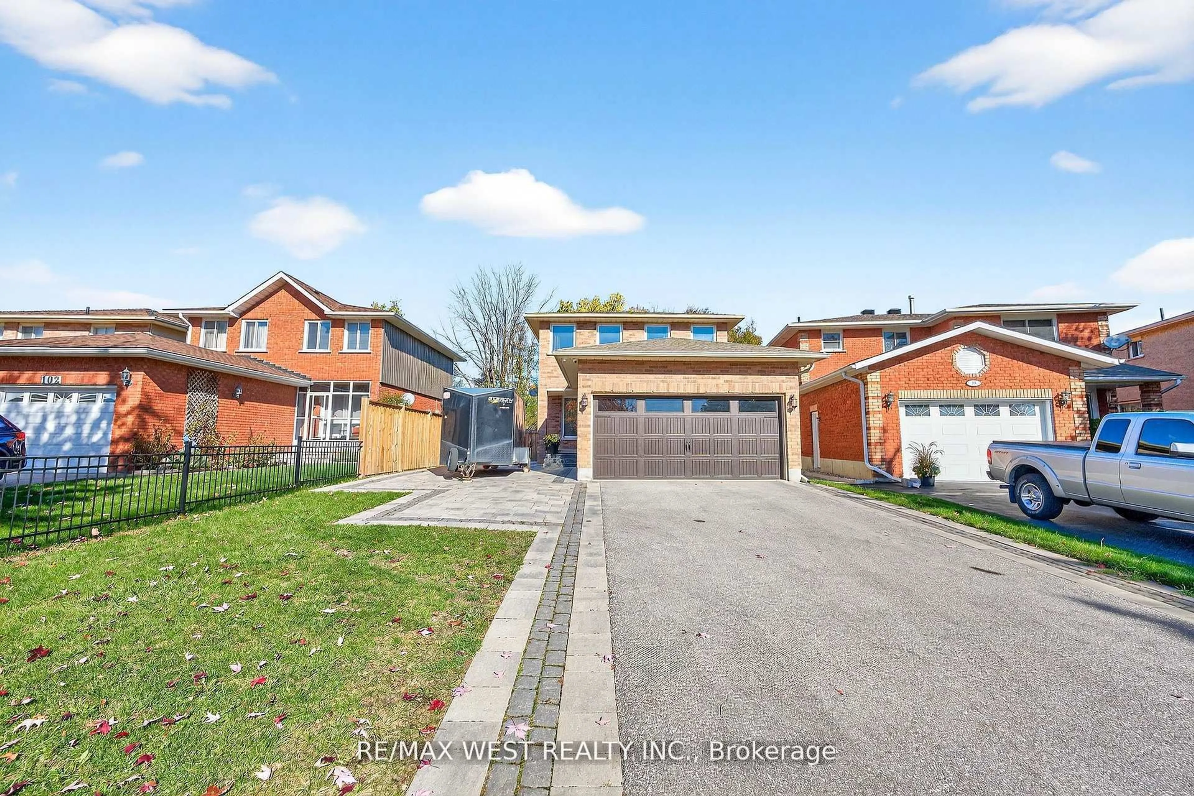 A pic from outside/outdoor area/front of a property/back of a property/a pic from drone, street for 100 Kerr Blvd, New Tecumseth Ontario L9R 1C6