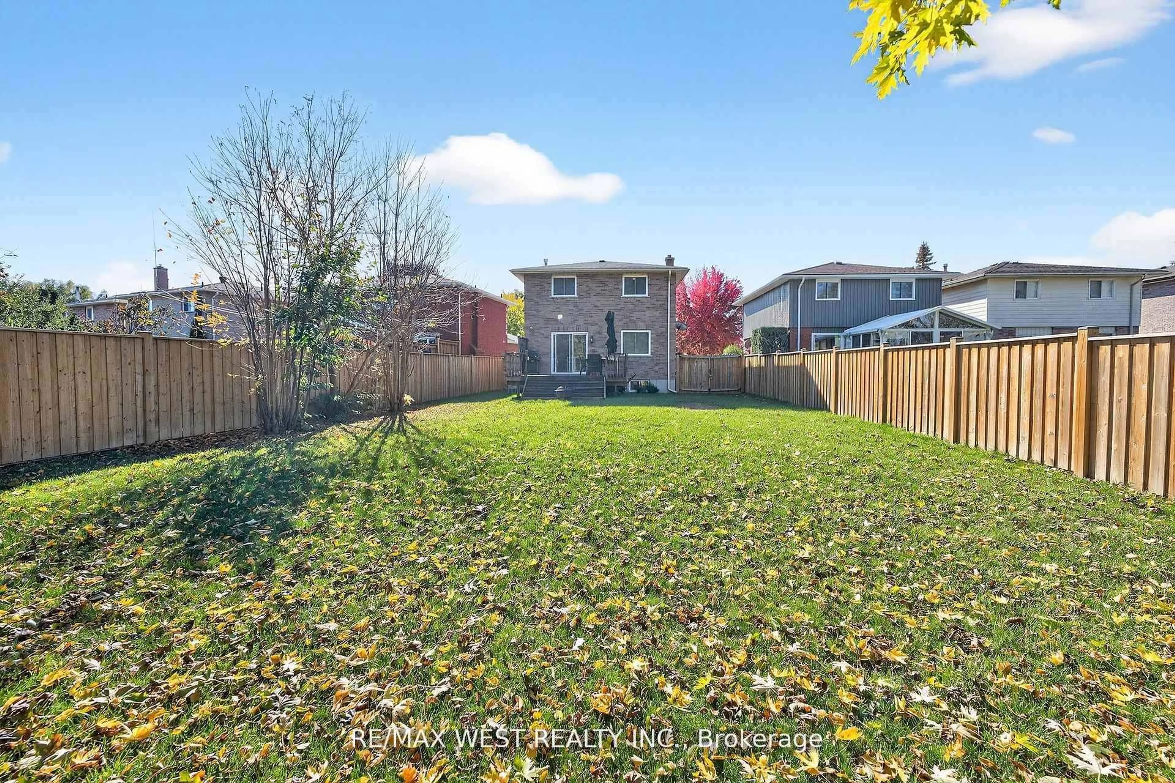A pic from outside/outdoor area/front of a property/back of a property/a pic from drone, street for 100 Kerr Blvd, New Tecumseth Ontario L9R 1C6