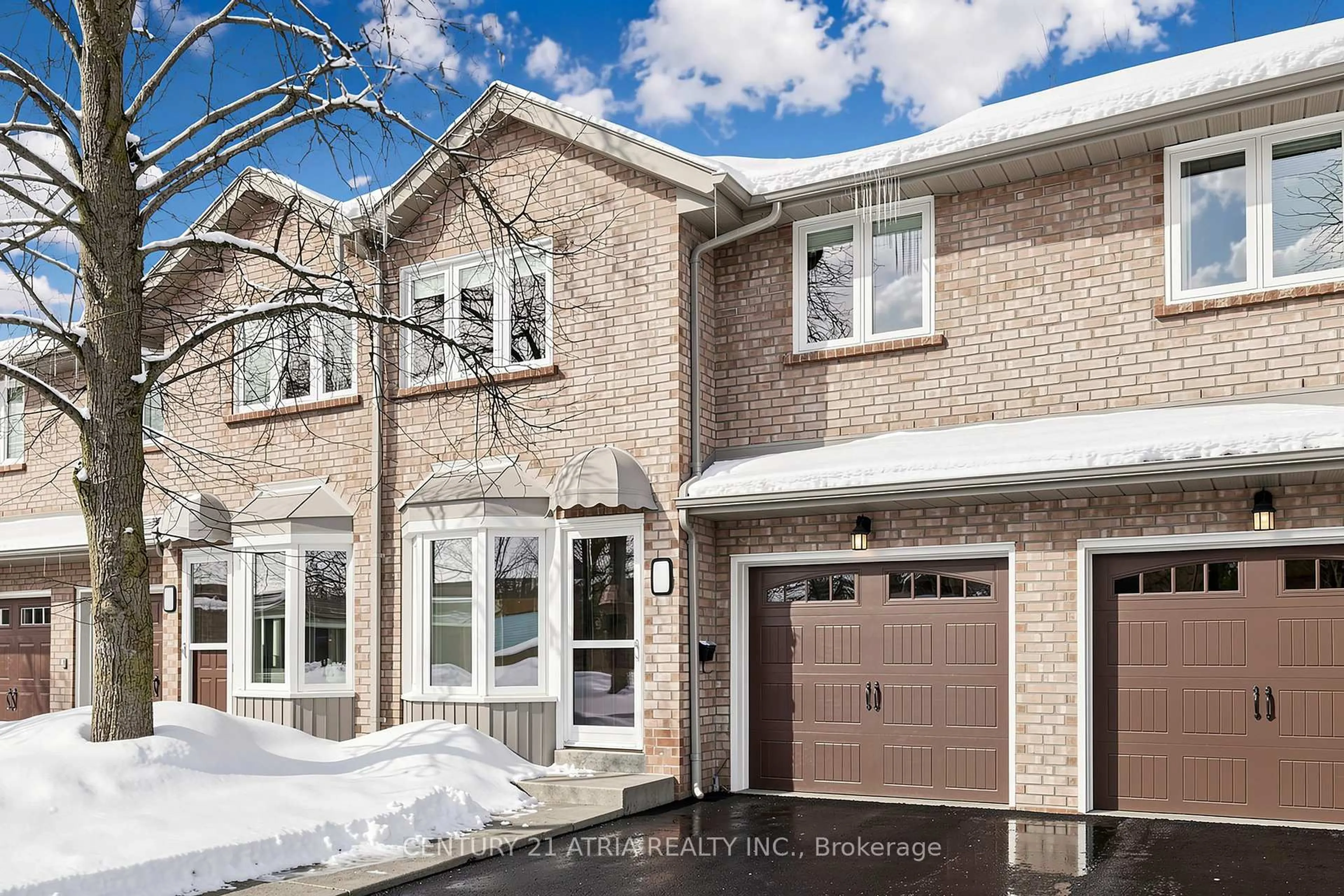 Home with brick exterior material, street for 35 Anderson Pl, Aurora Ontario L4G 6G4