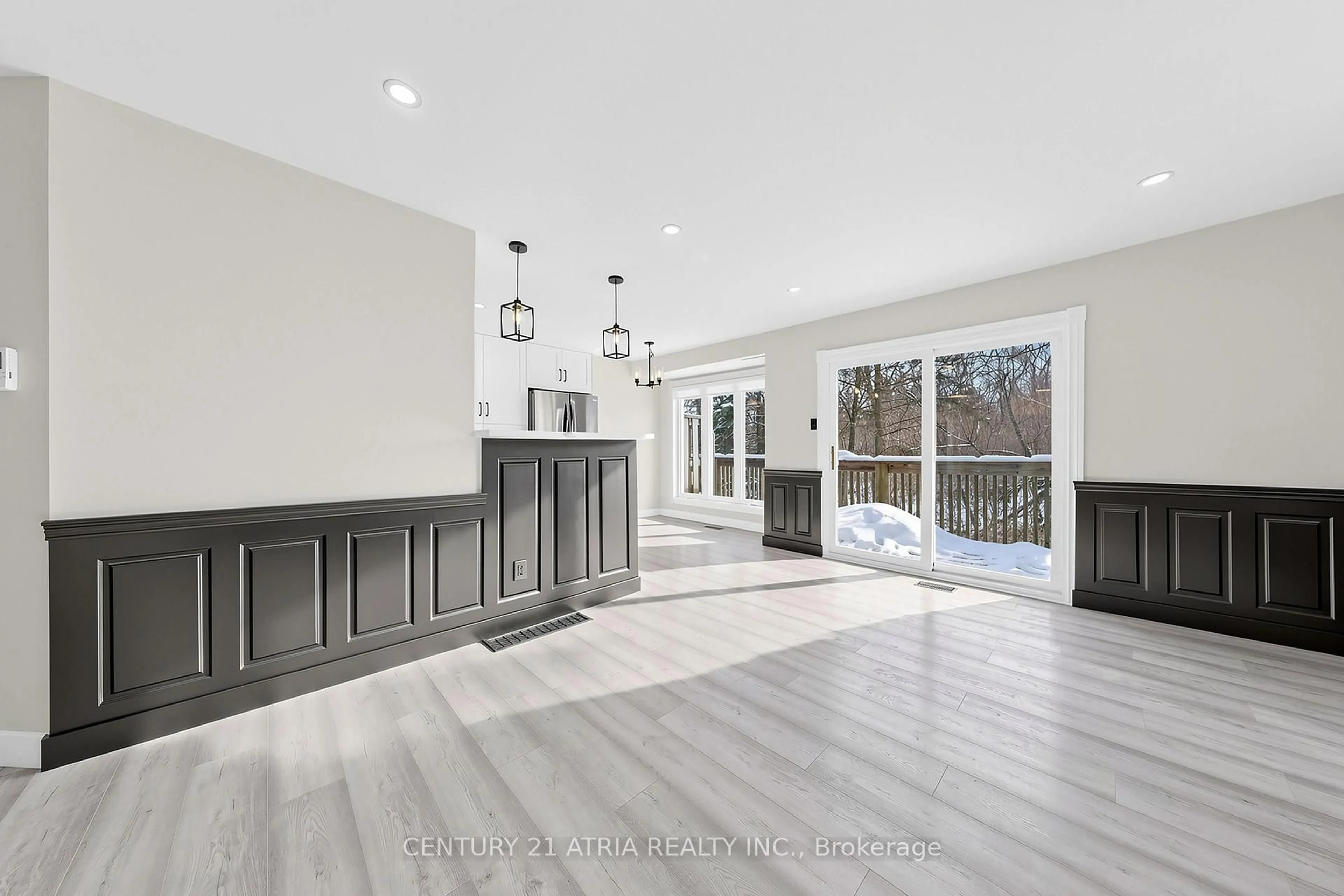 Open concept kitchen, unknown for 35 Anderson Pl, Aurora Ontario L4G 6G4