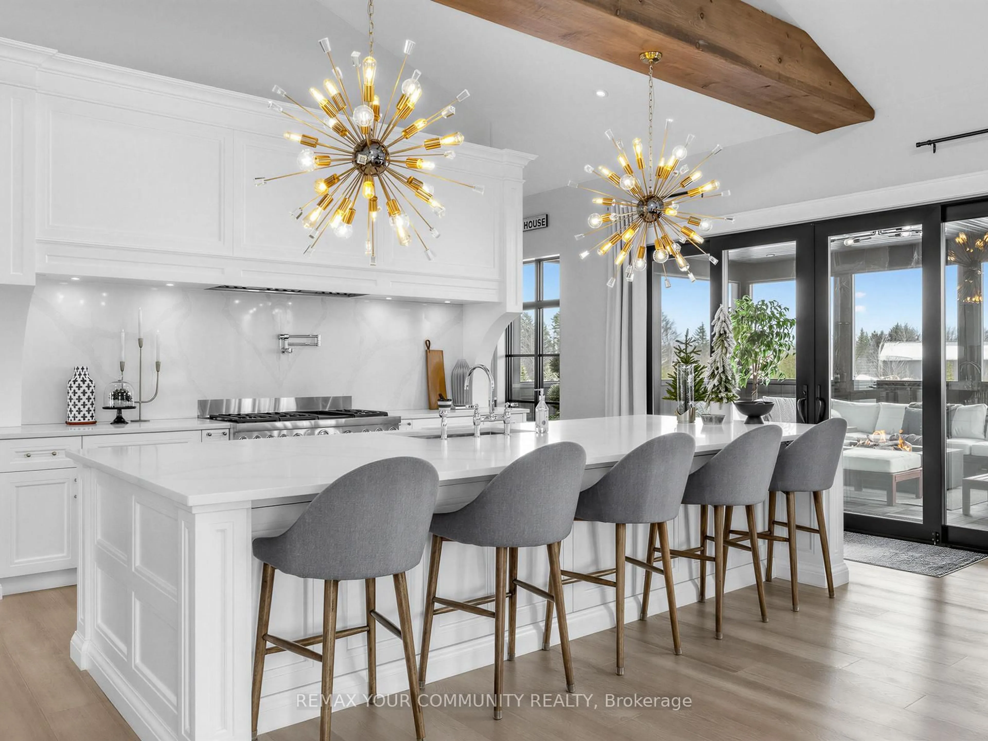 Open concept kitchen, unknown for 807 Ganton Rd, Uxbridge Ontario L9P 1R3