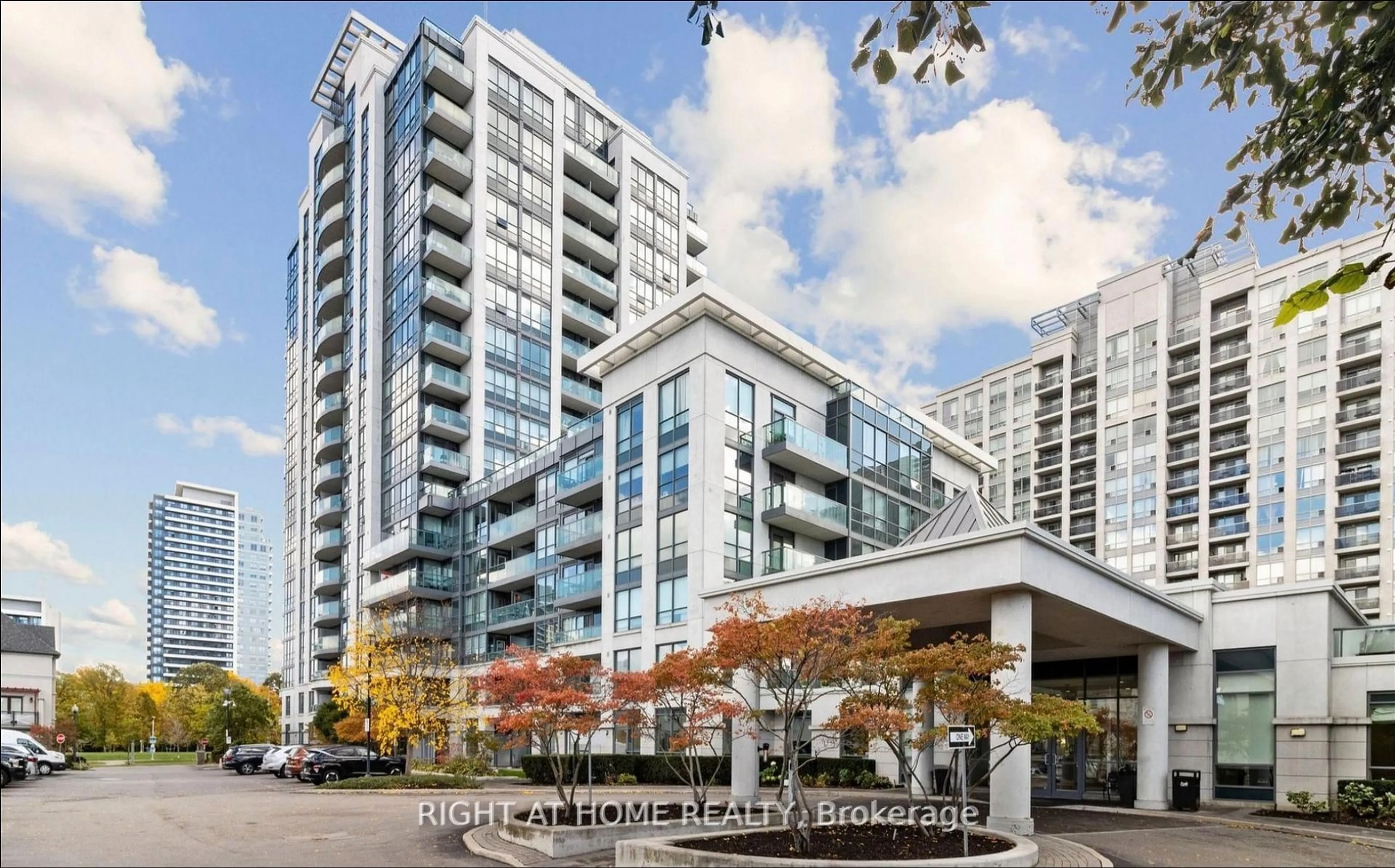 Patio, unknown for 20 North Park Rd #804, Vaughan Ontario L4J 0G7