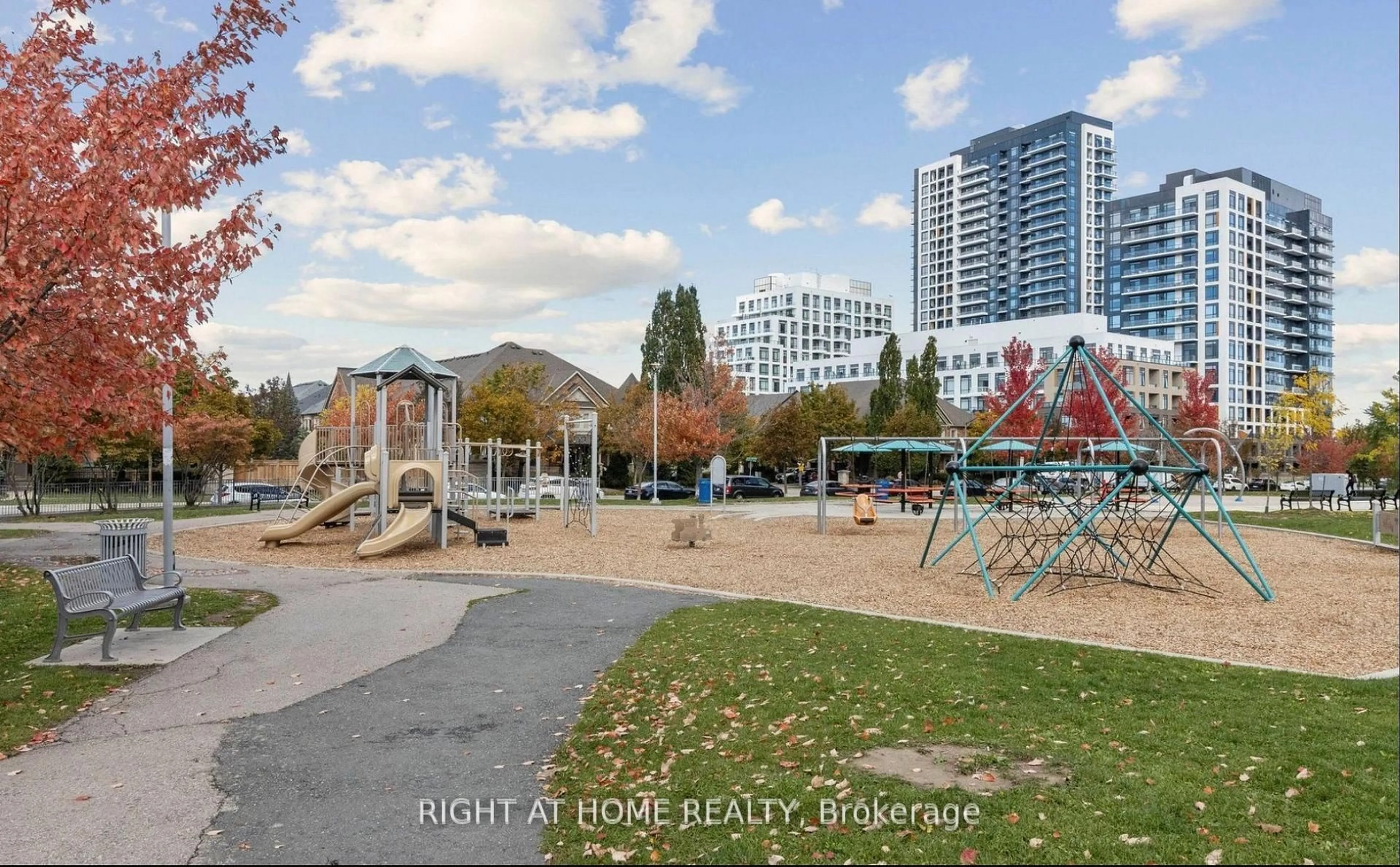 Blurry image for 20 North Park Rd #804, Vaughan Ontario L4J 0G7