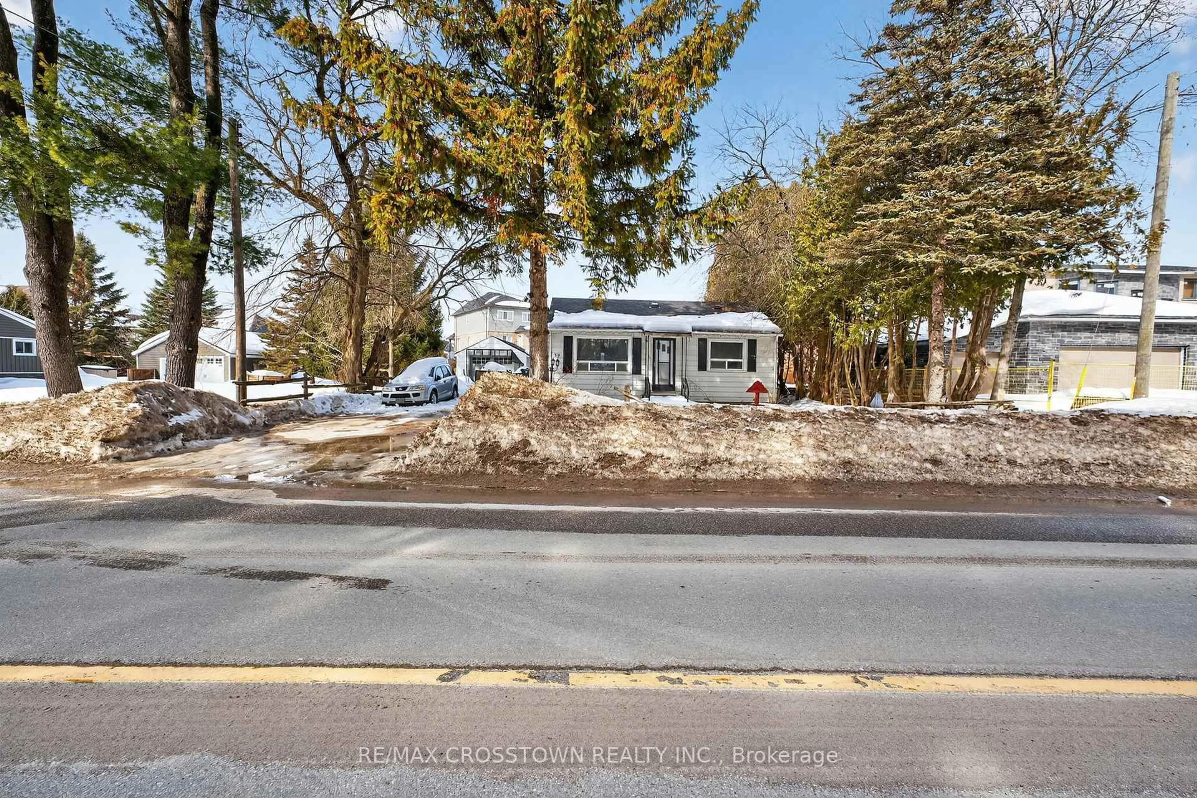 Unknown for 73 Centre St, Essa Ontario L0M 1B0