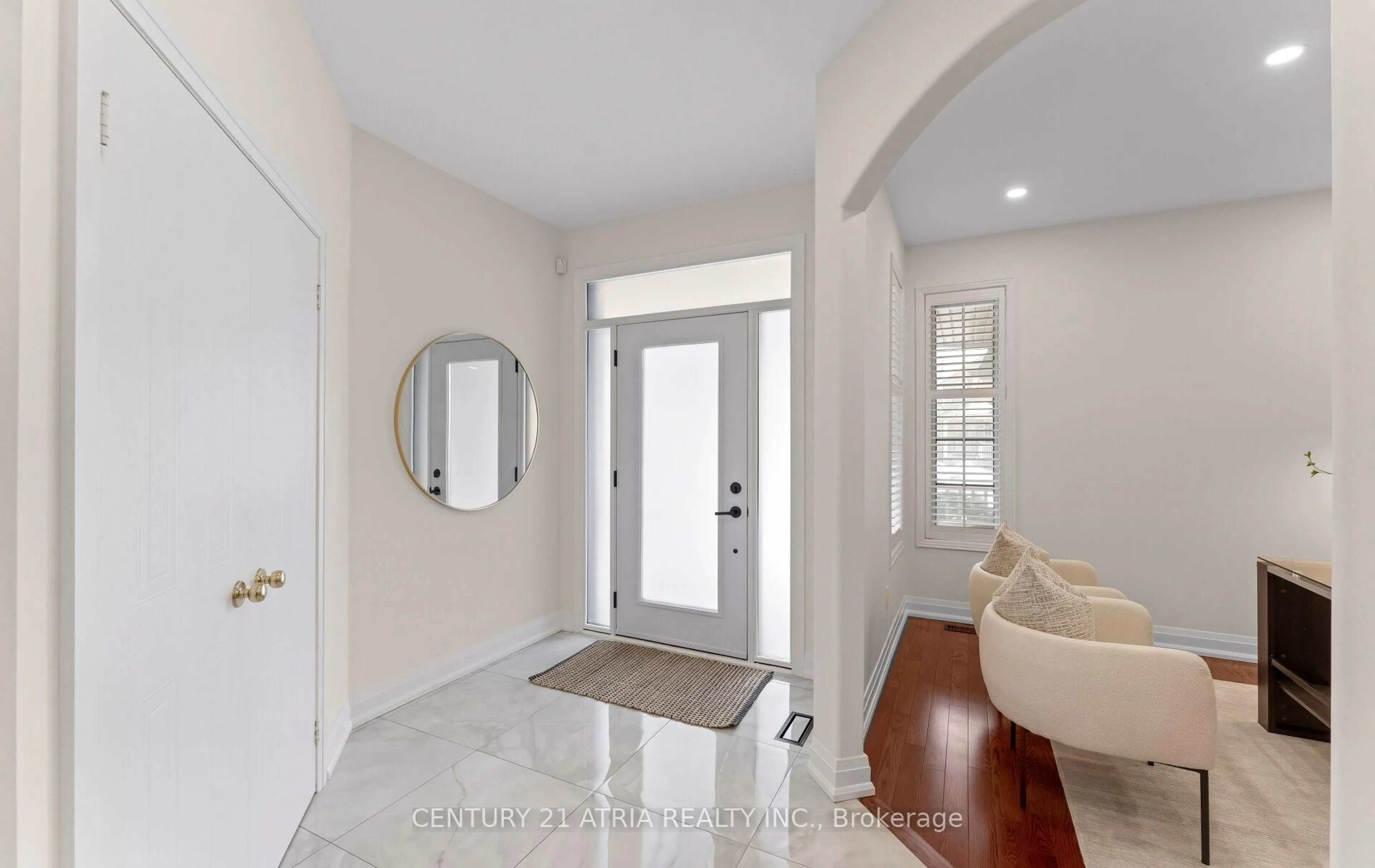 Indoor entryway for 3 Oxfordshire St, Markham Ontario L6C 2Z8