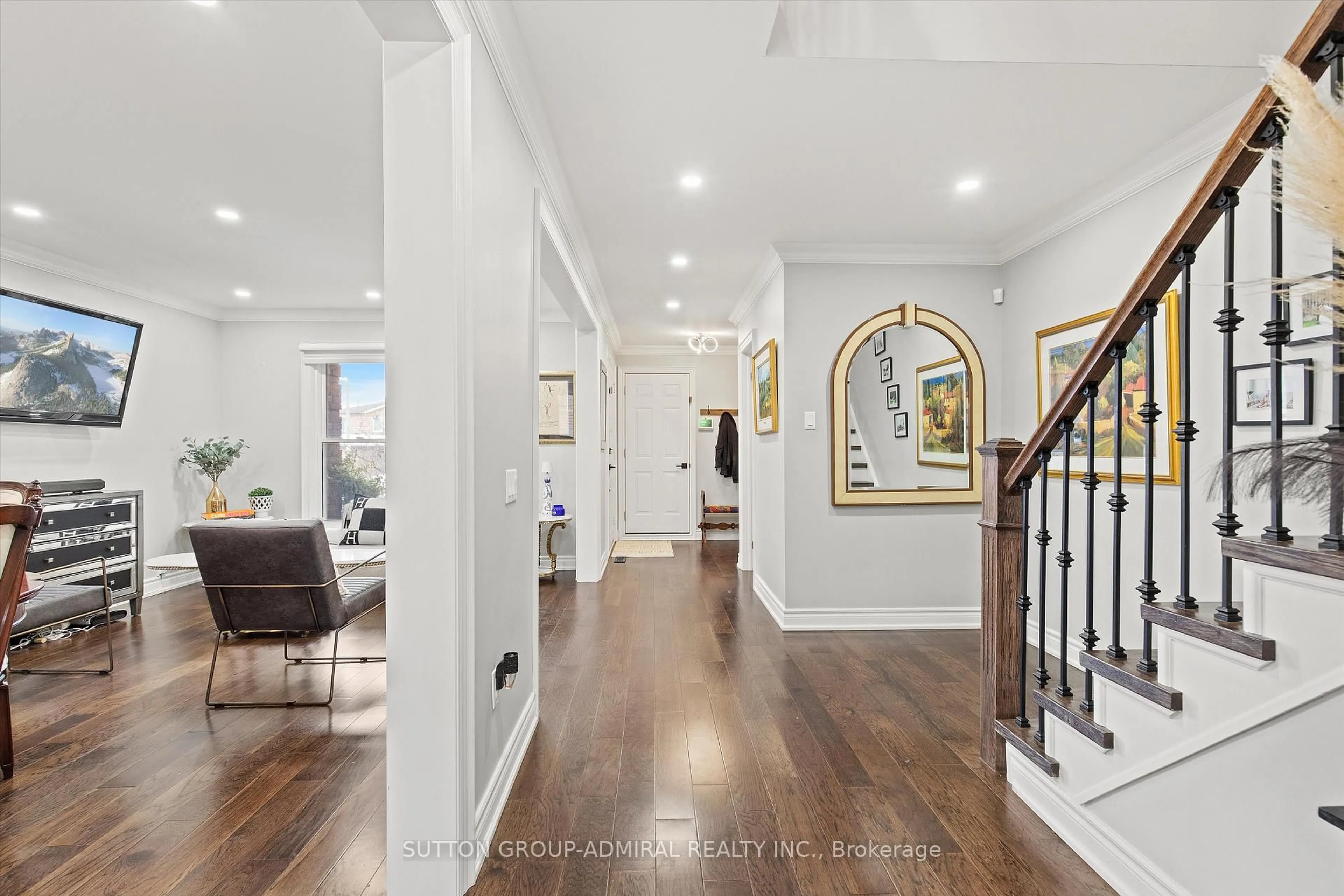 Indoor entryway for 85 Pauline Crt, Vaughan Ontario L4K 3G8