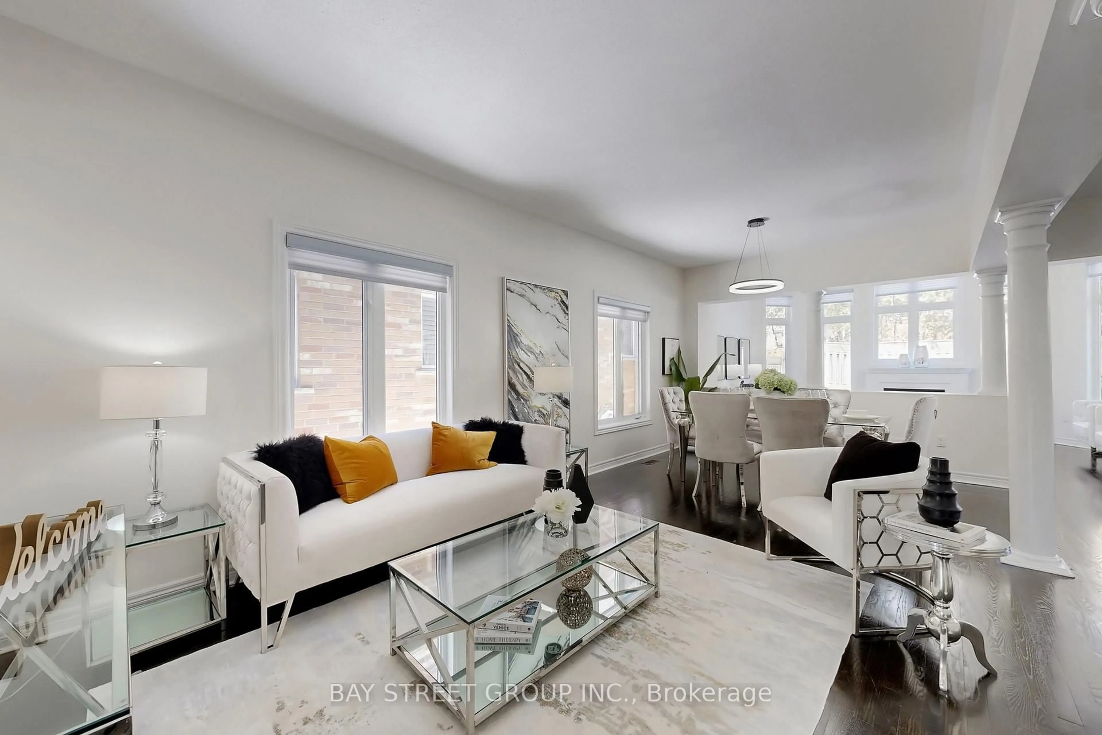 Living room with furniture, unknown for 103 Colesbrook Rd, Richmond Hill Ontario L4S 2G3