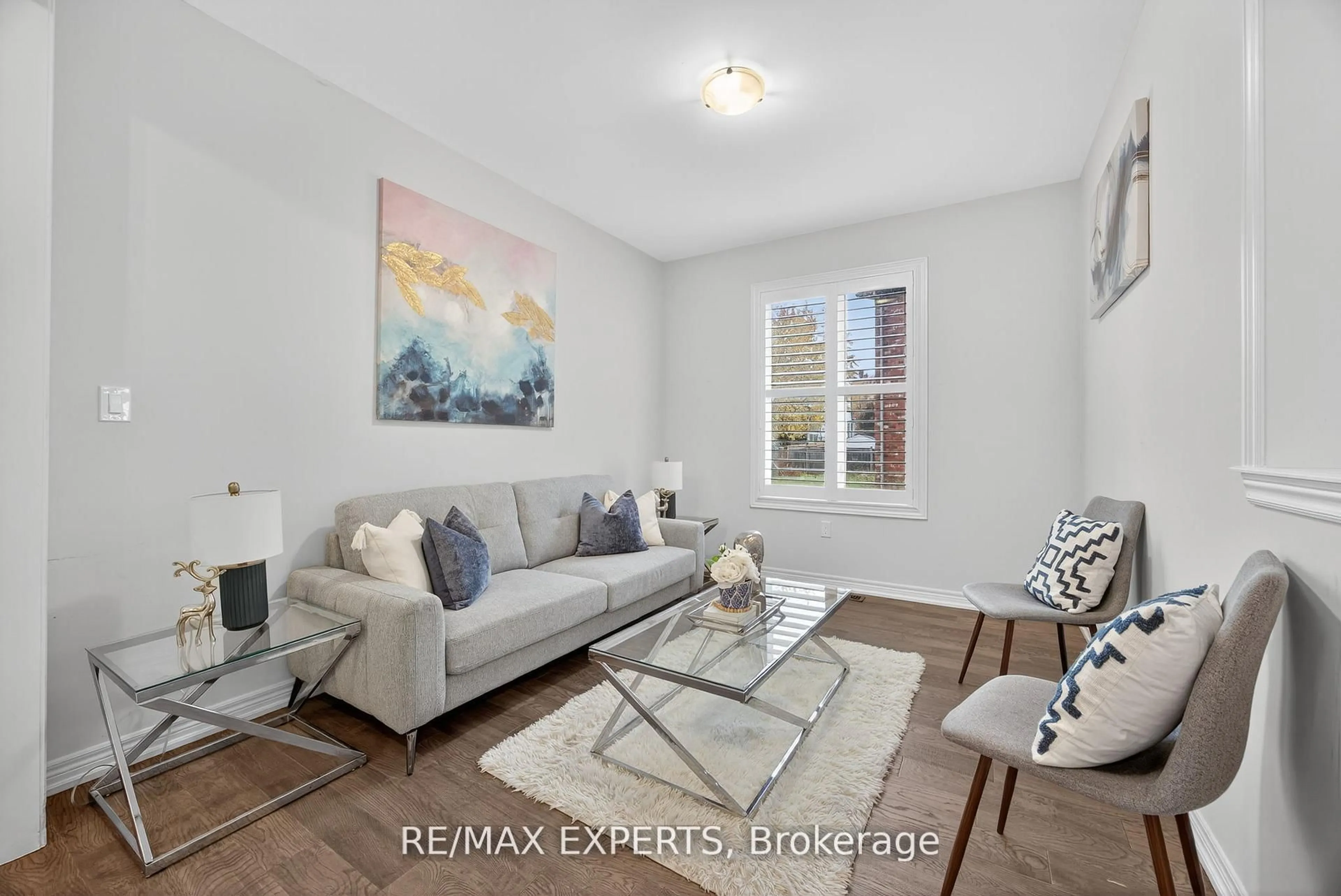 Living room with furniture, unknown for 66 Robb Thompson Rd, East Gwillimbury Ontario L0G 1M0