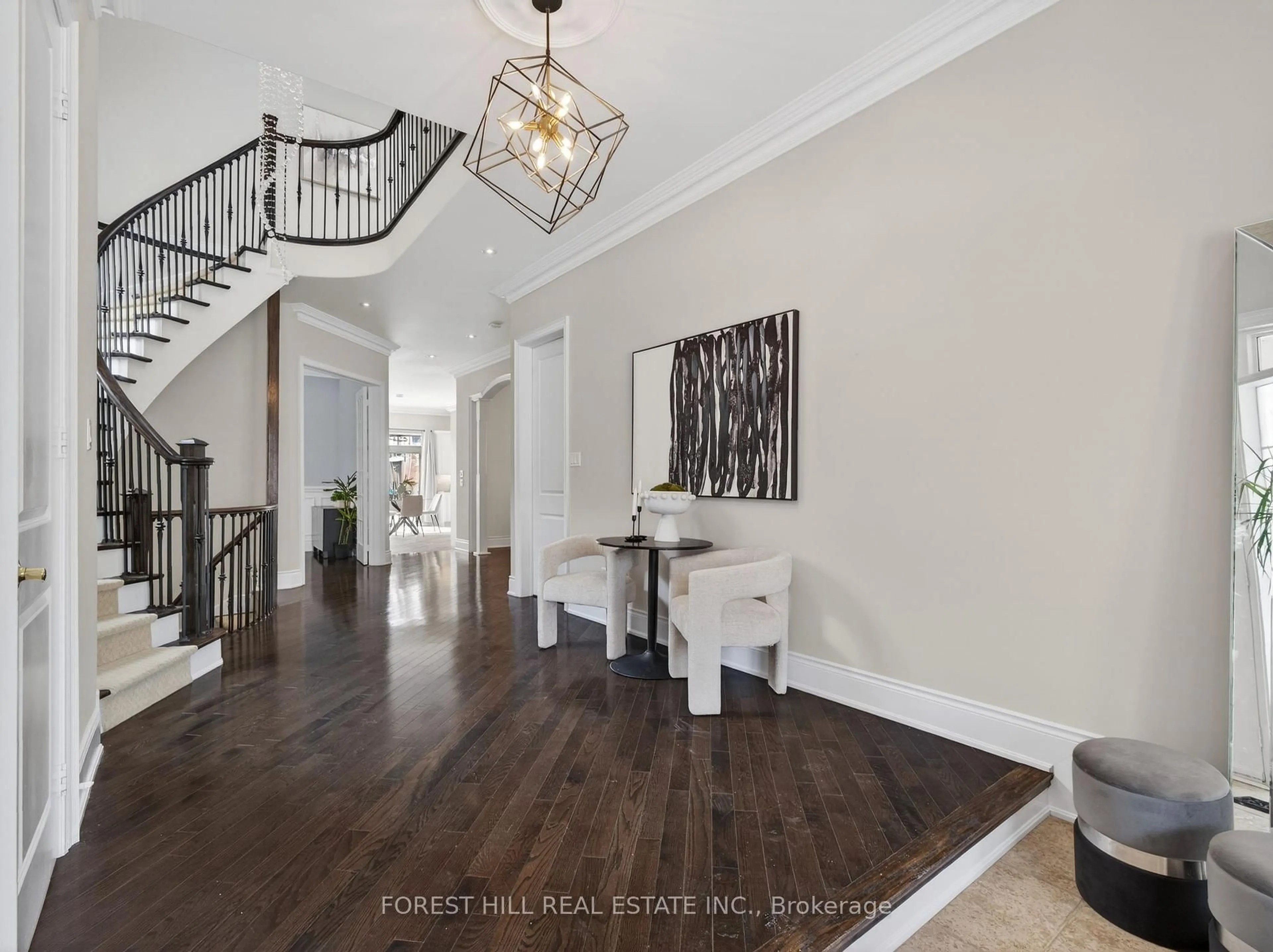 Indoor entryway for 232 Luca Ave, Vaughan Ontario L6A 0X3