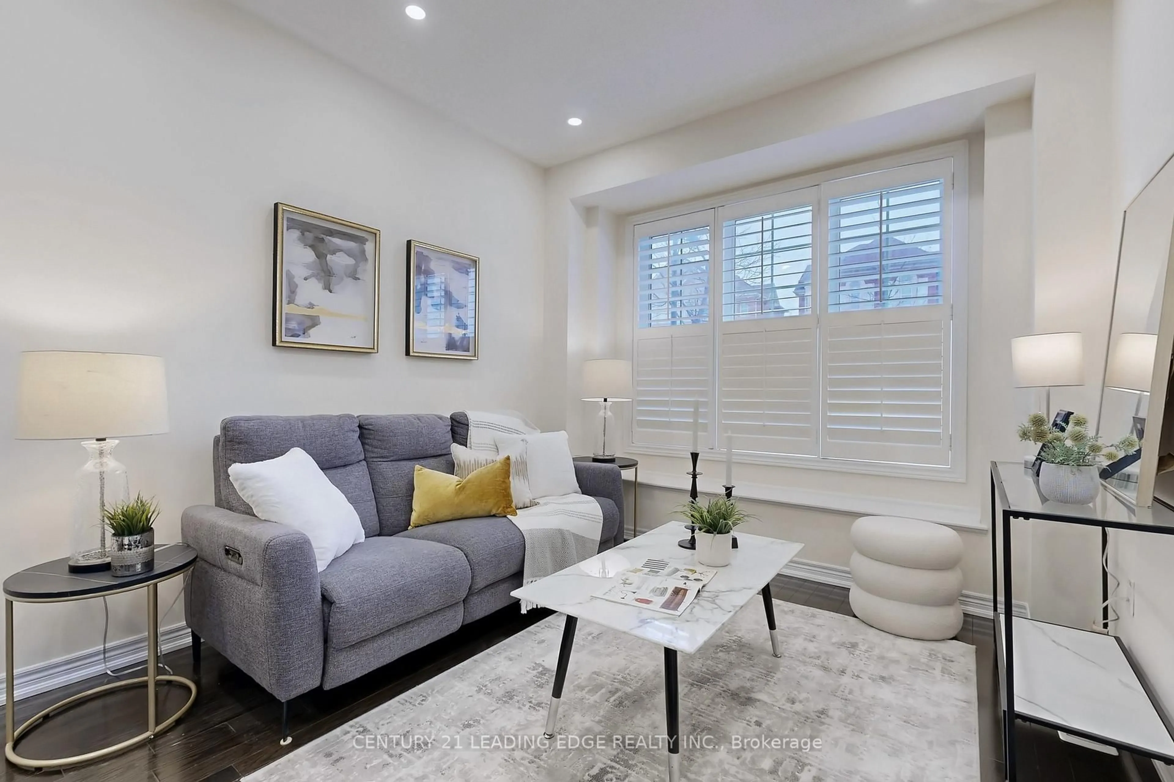 Living room with furniture, unknown for 6 Poetry Dr, Vaughan Ontario L4H 3P7