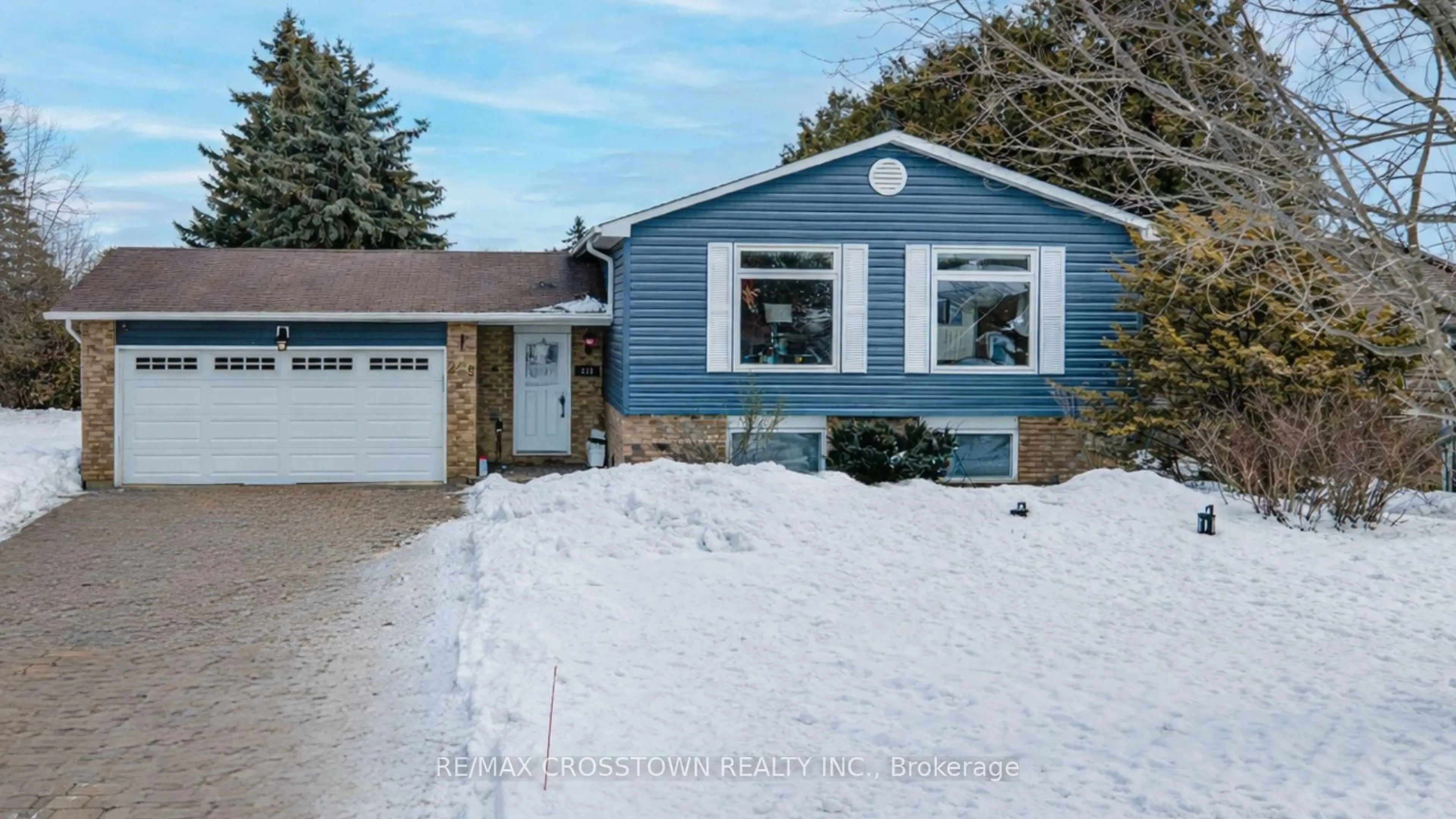 Home with vinyl exterior material, street for 229 Thornton Ave, Essa Ontario L0L 2N0