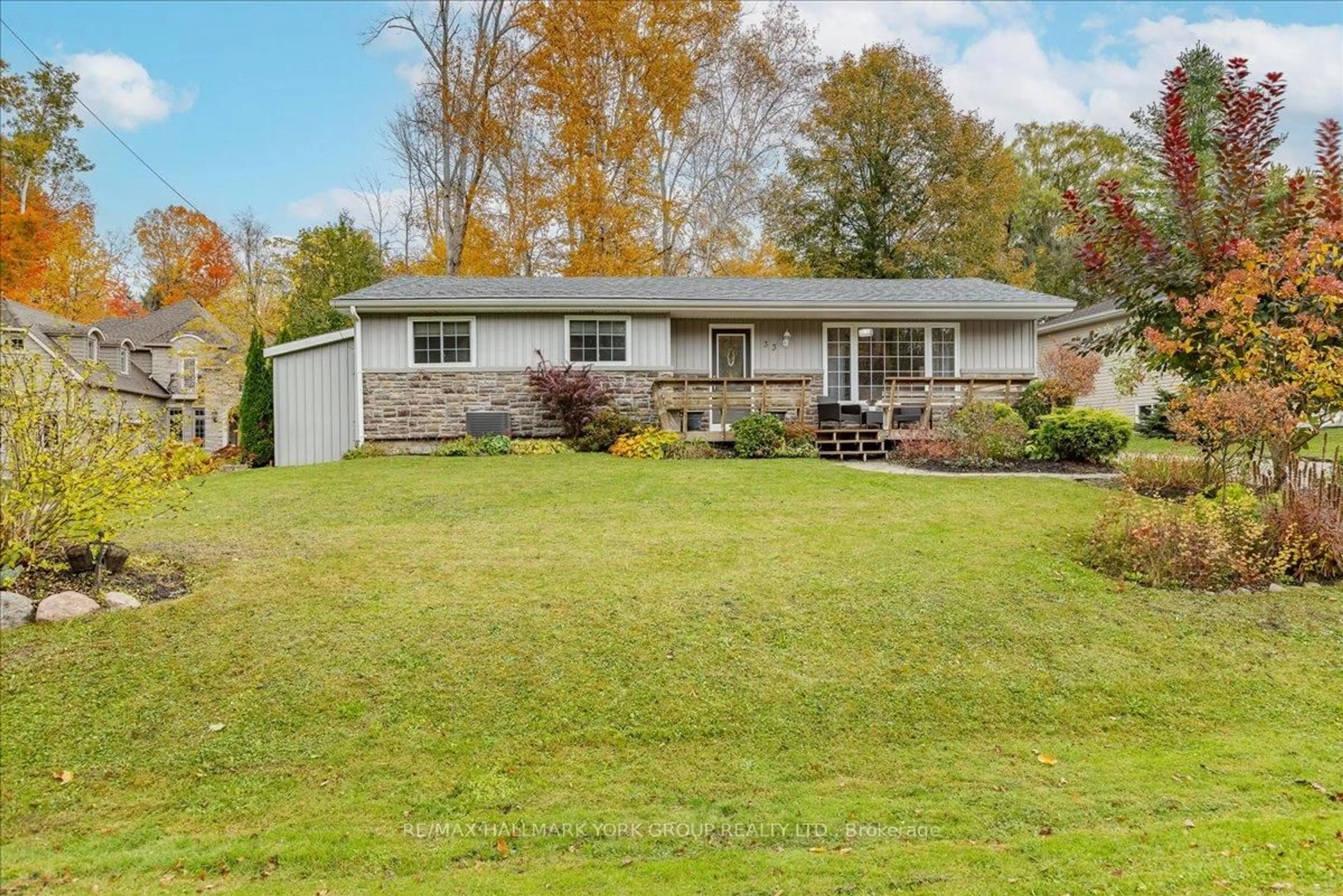 Home with vinyl exterior material, unknown for 33 Mourning Dove Rd, Georgina Ontario L0E 1R0